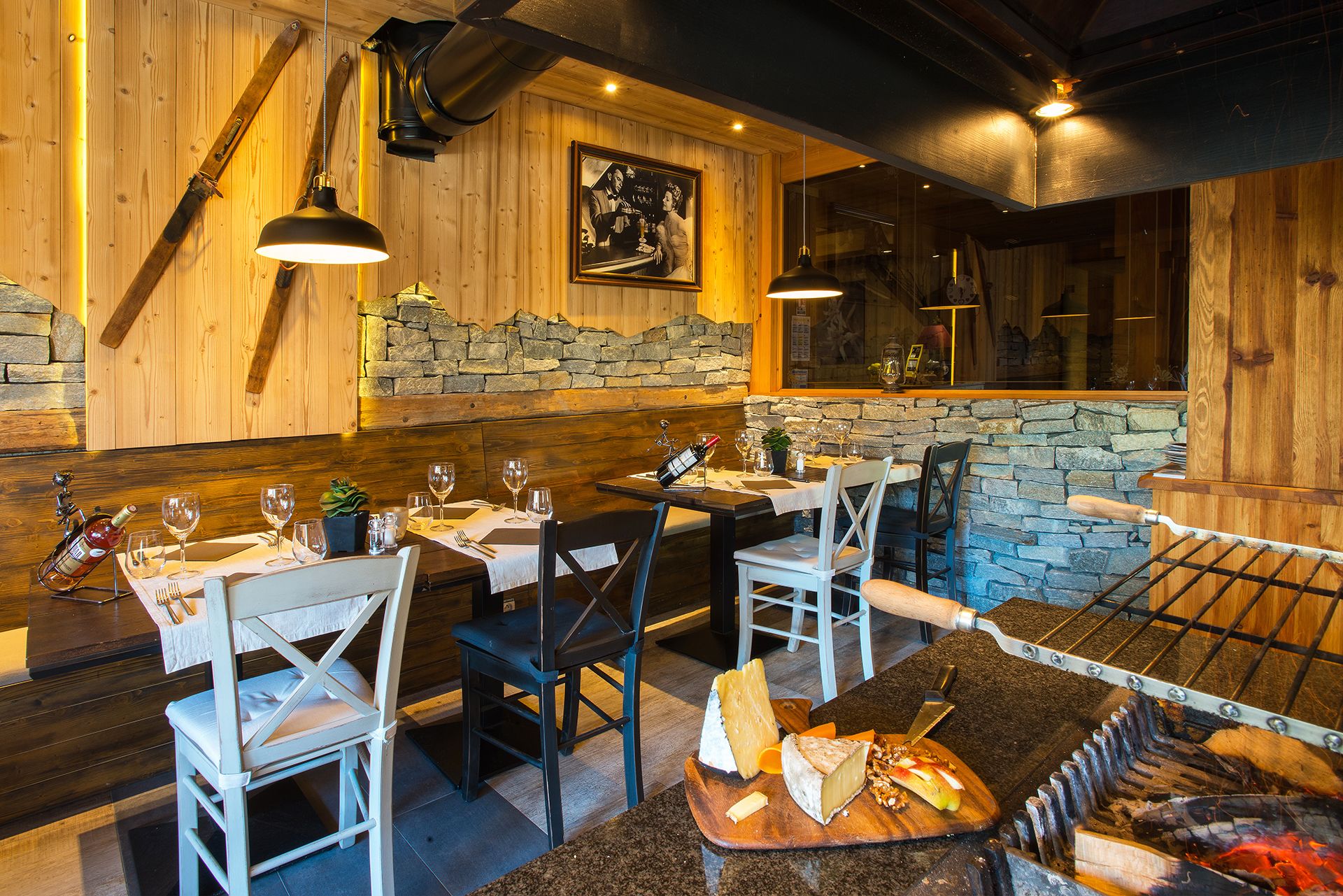 Hotel Base Camp Lodge