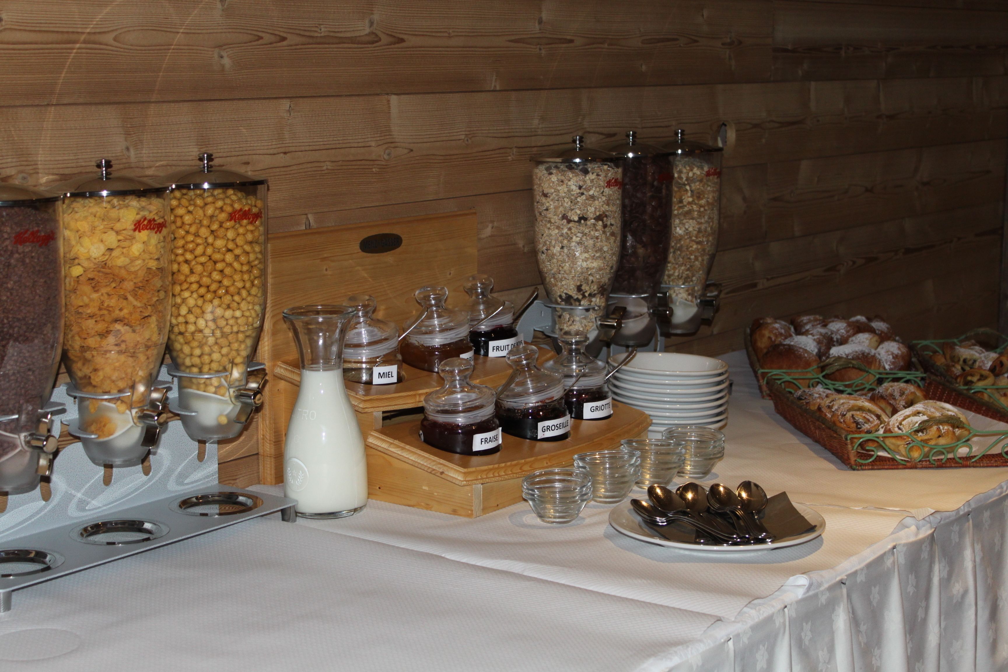 Hotel Base Camp Lodge