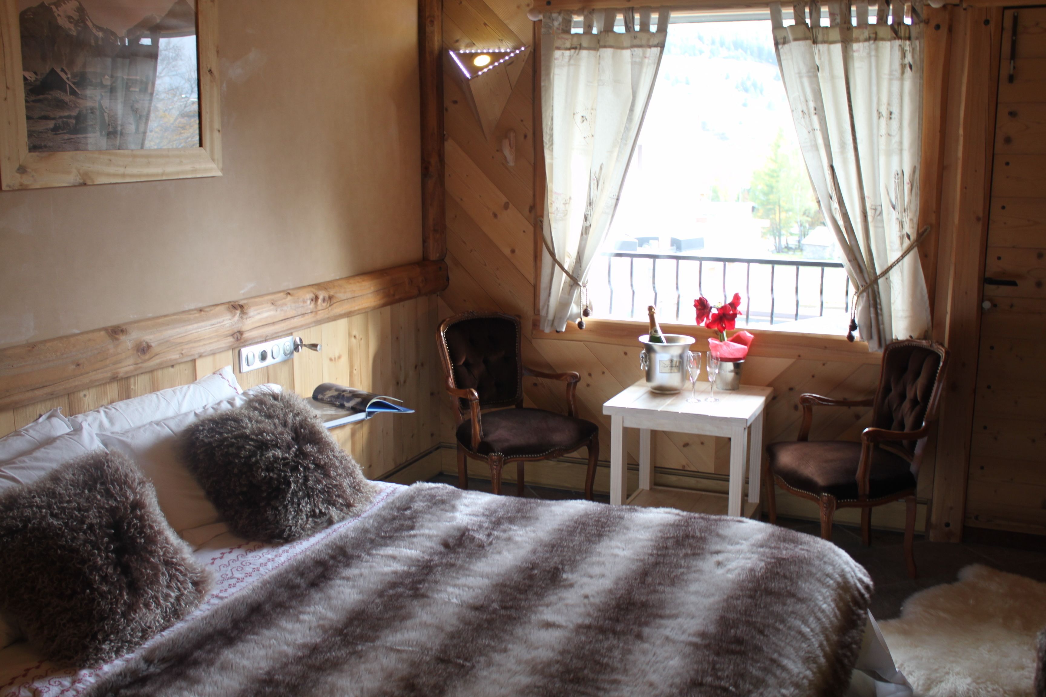 Hotel Base Camp Lodge