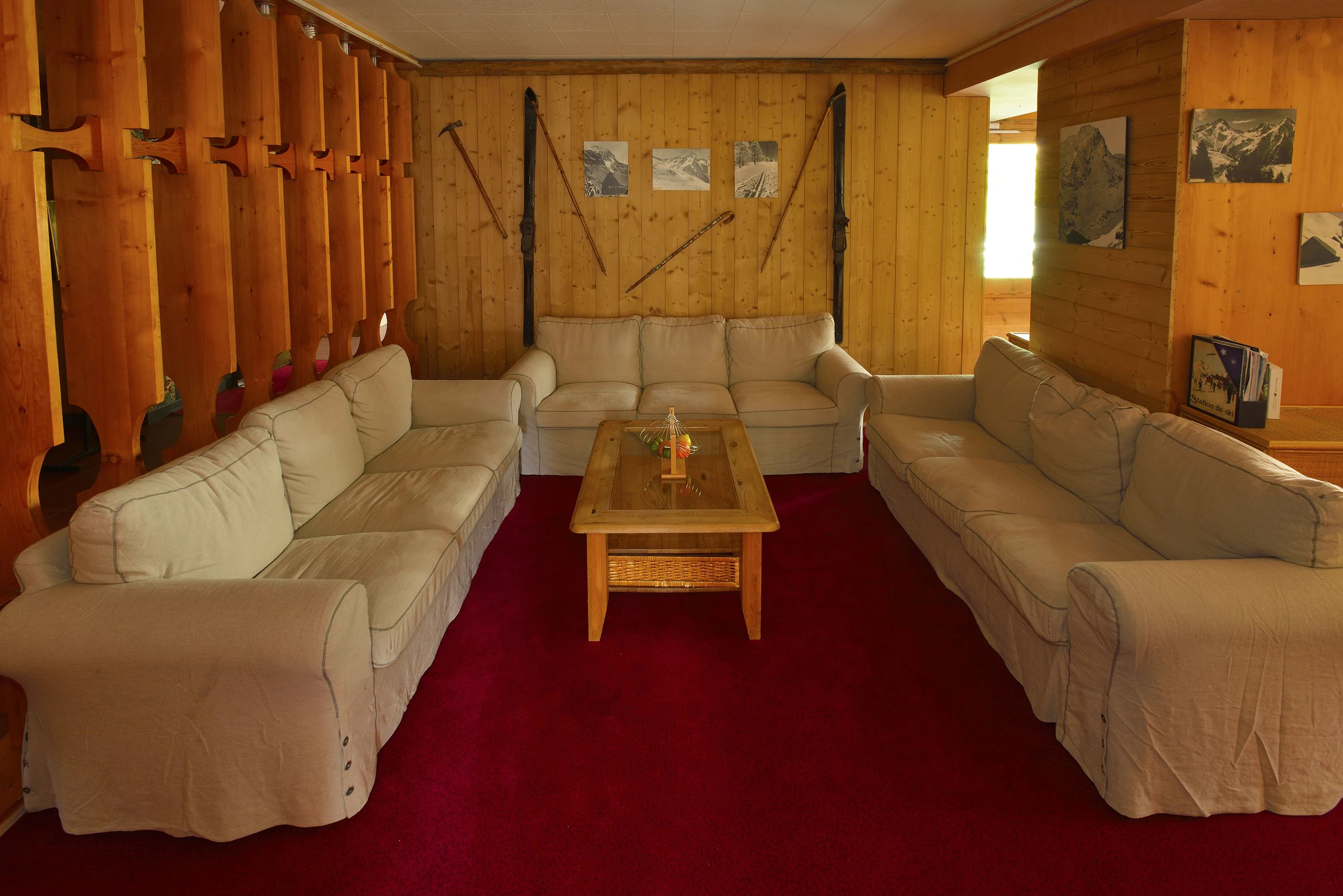 Hotel Base Camp Lodge