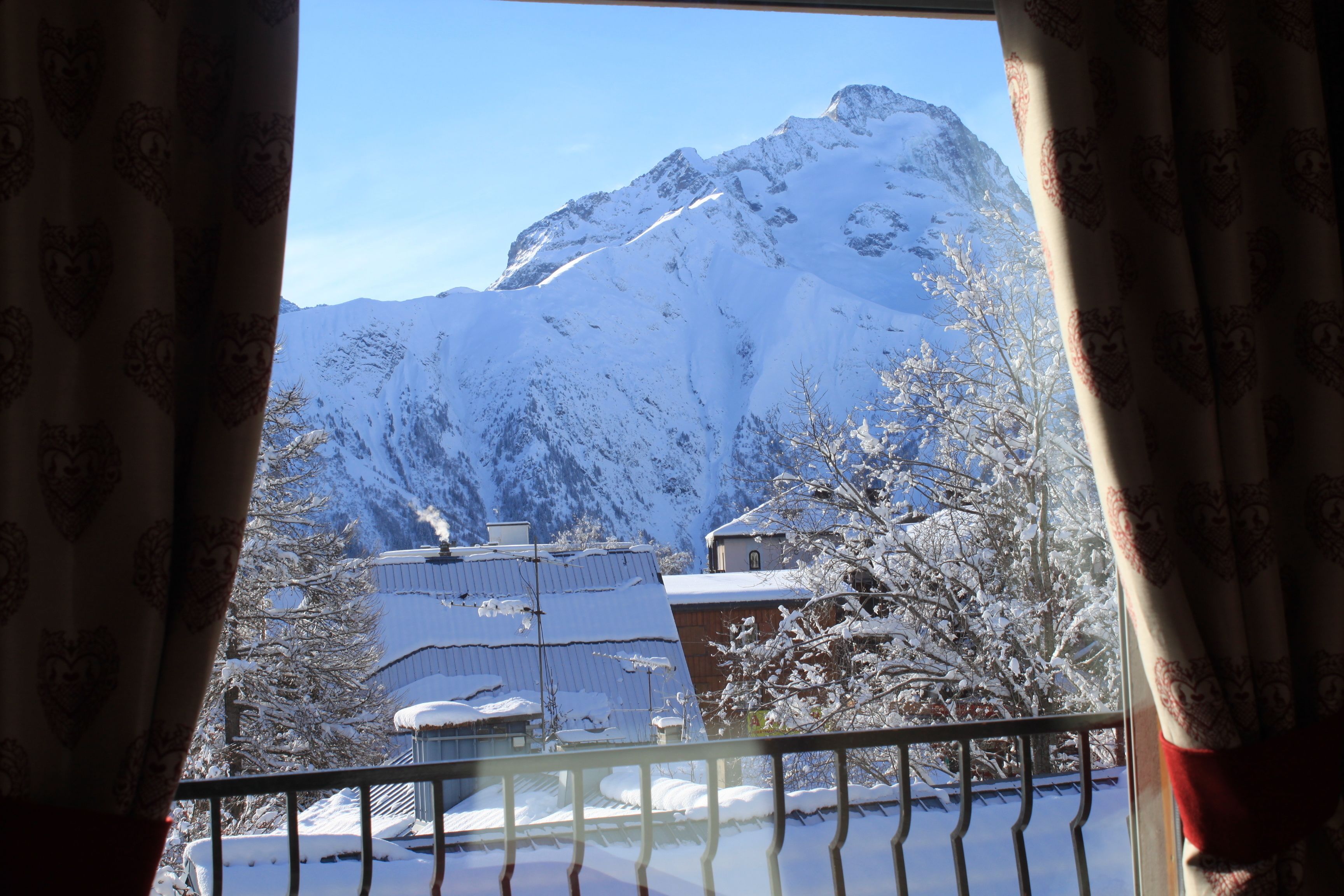 Hotel Base Camp Lodge