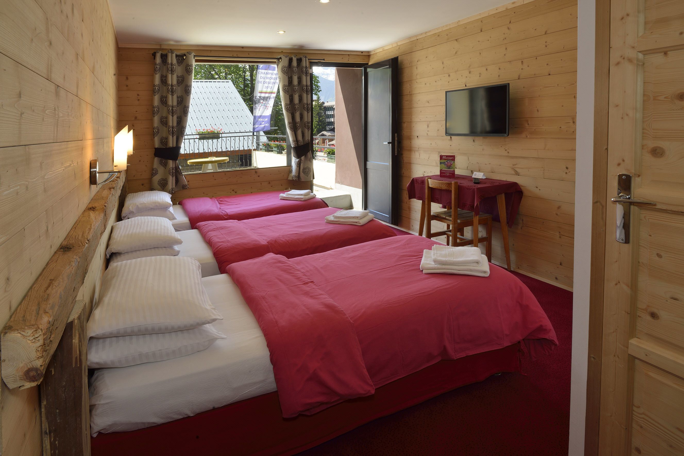 Hotel Base Camp Lodge
