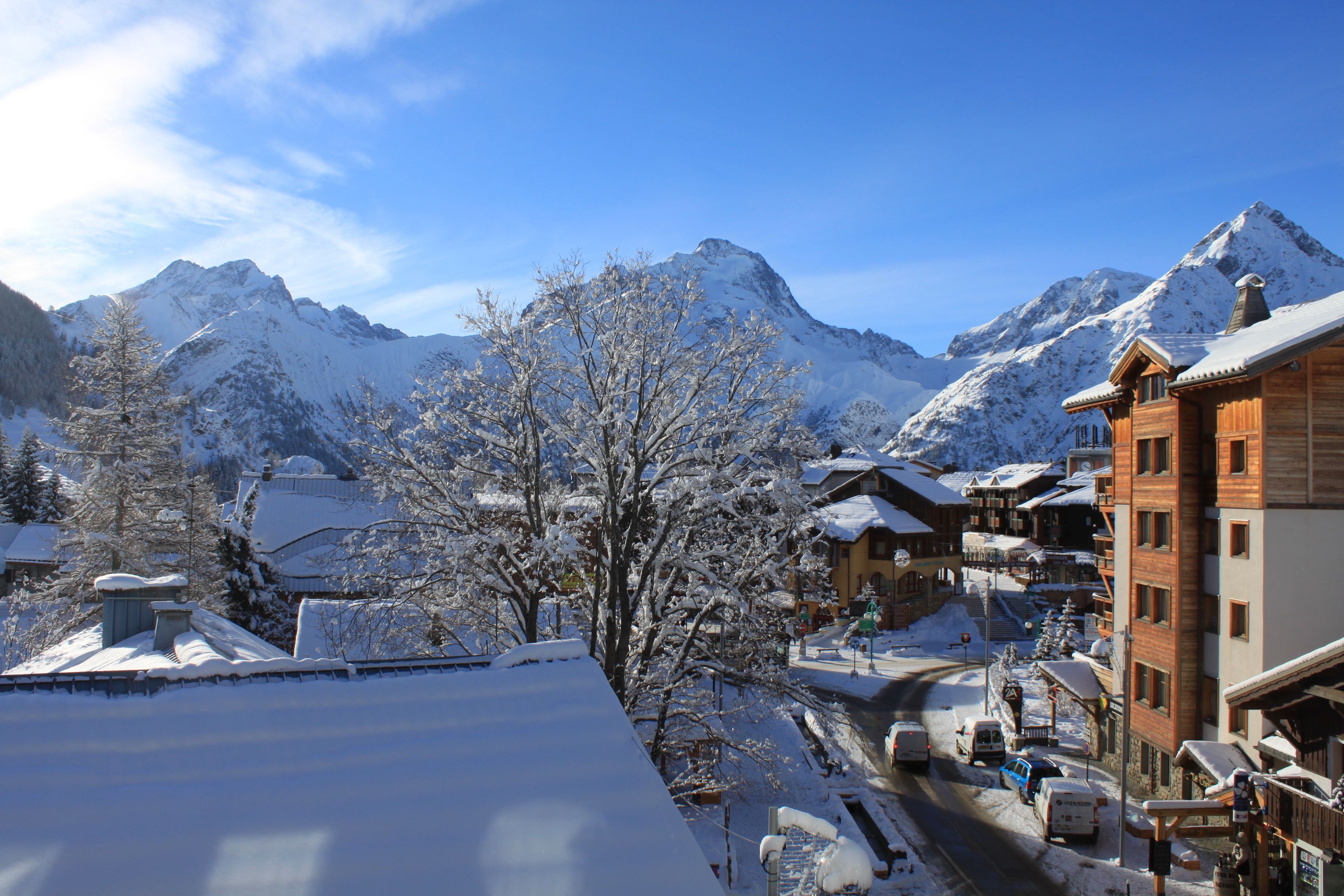 Hotel Base Camp Lodge