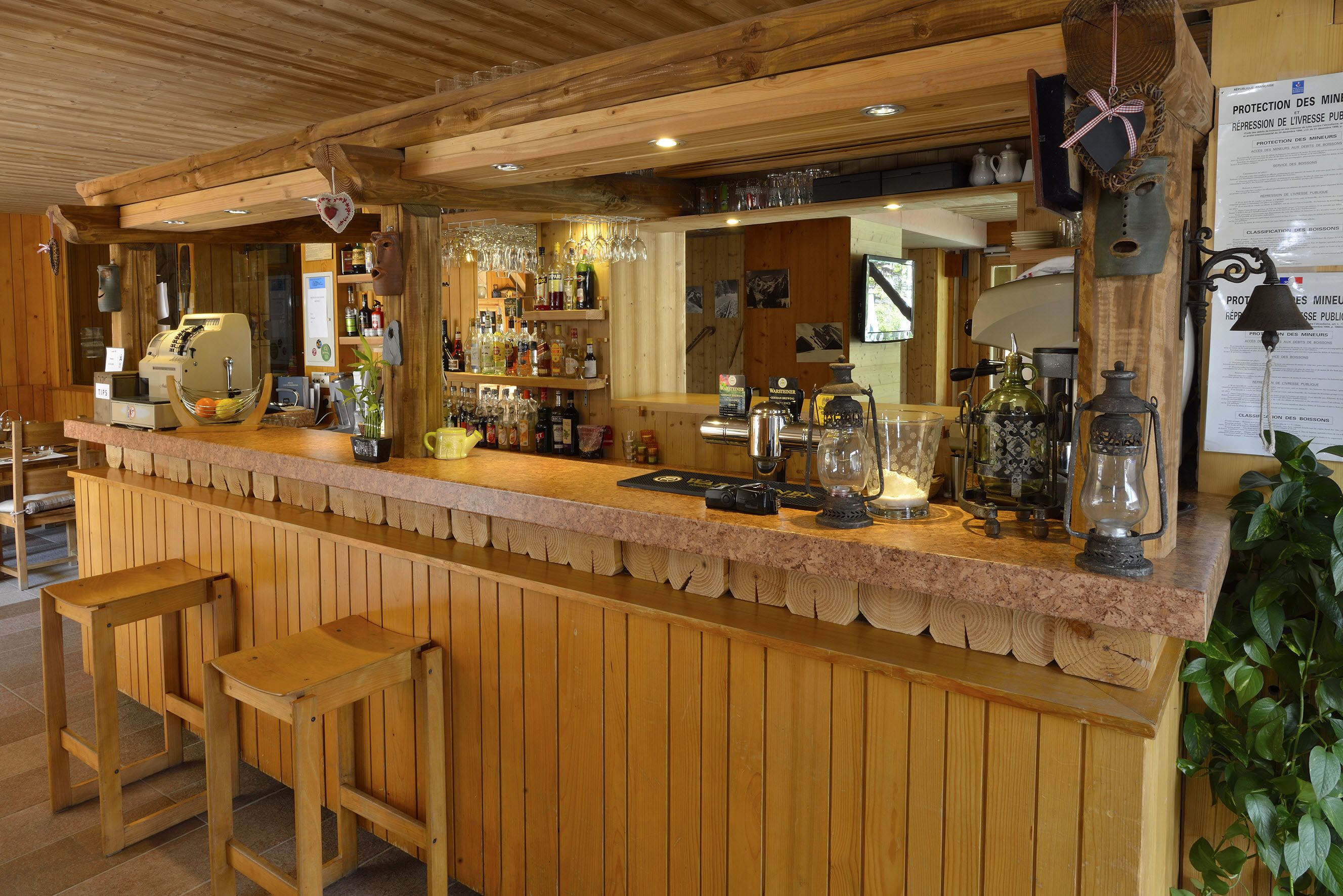 Hotel Base Camp Lodge