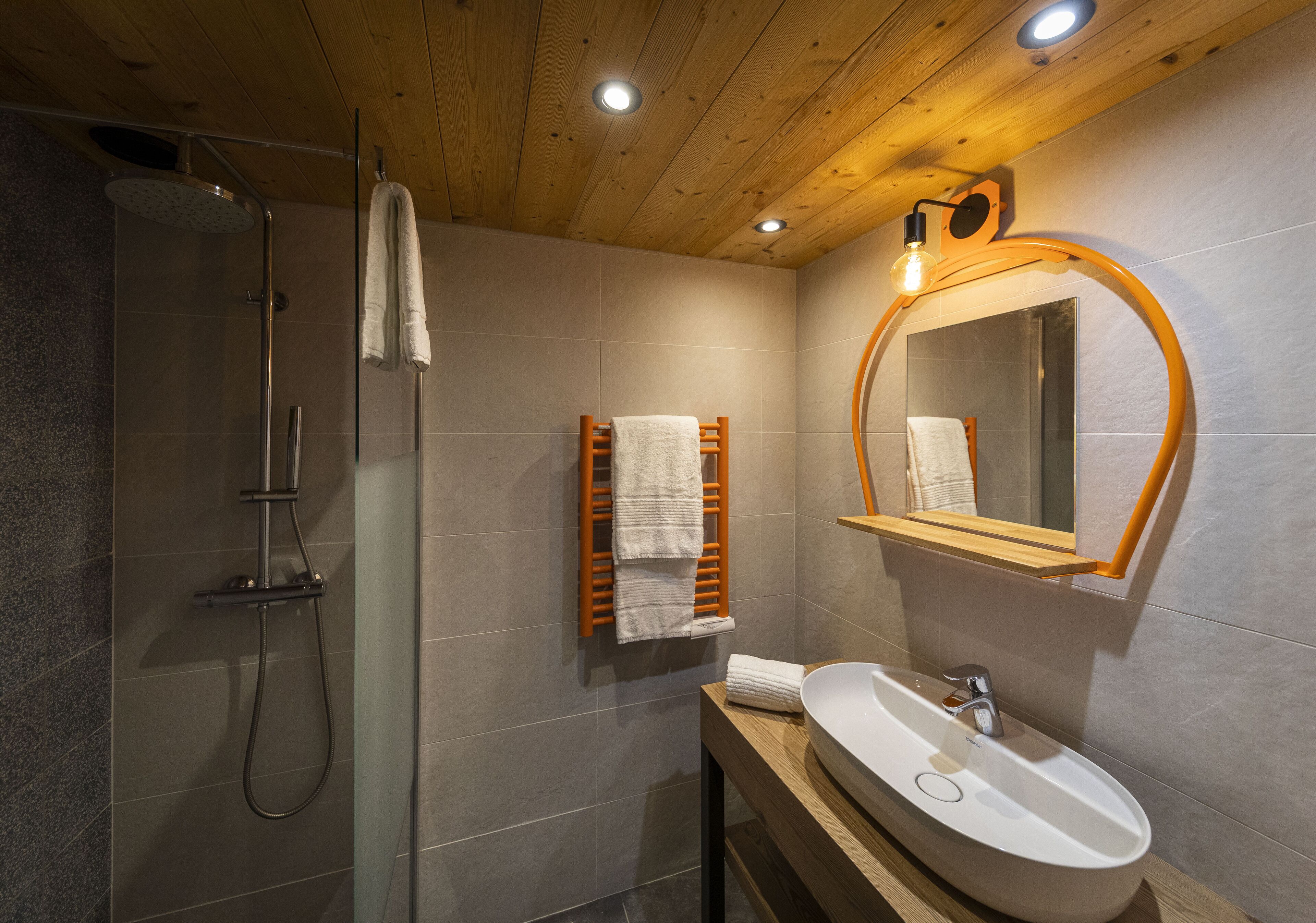 Hotel Base Camp Lodge