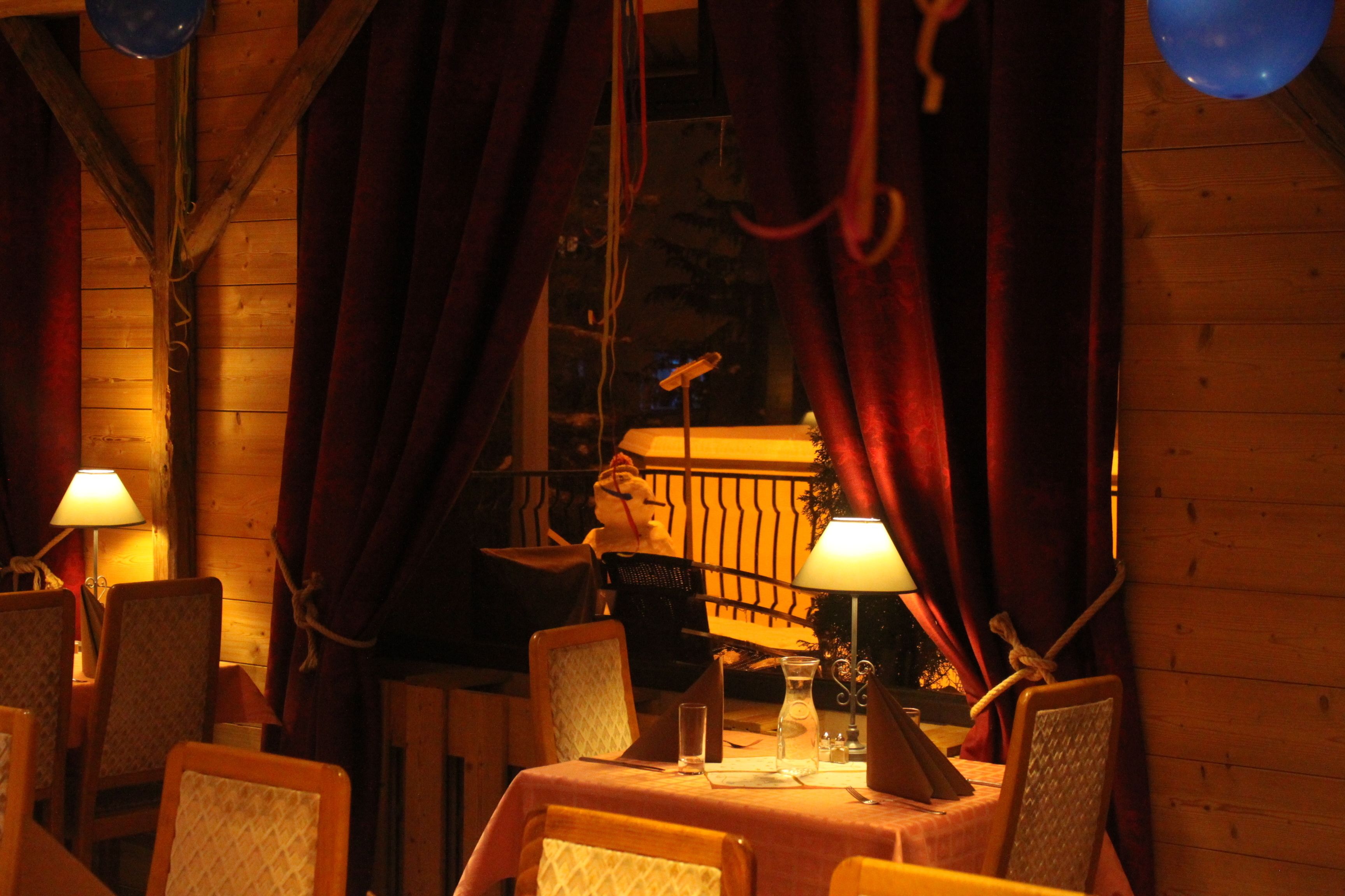 Hotel Base Camp Lodge
