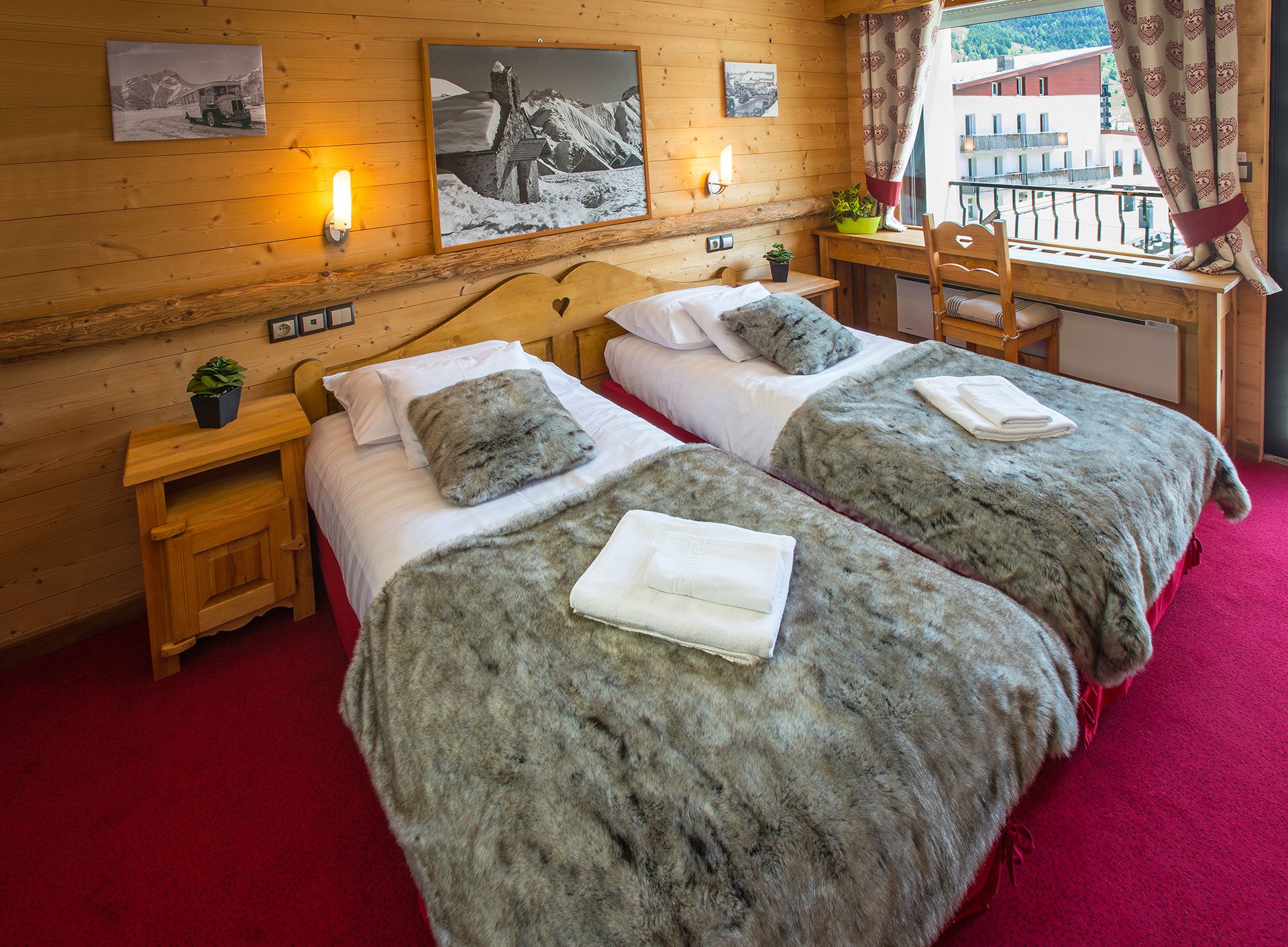 Hotel Base Camp Lodge