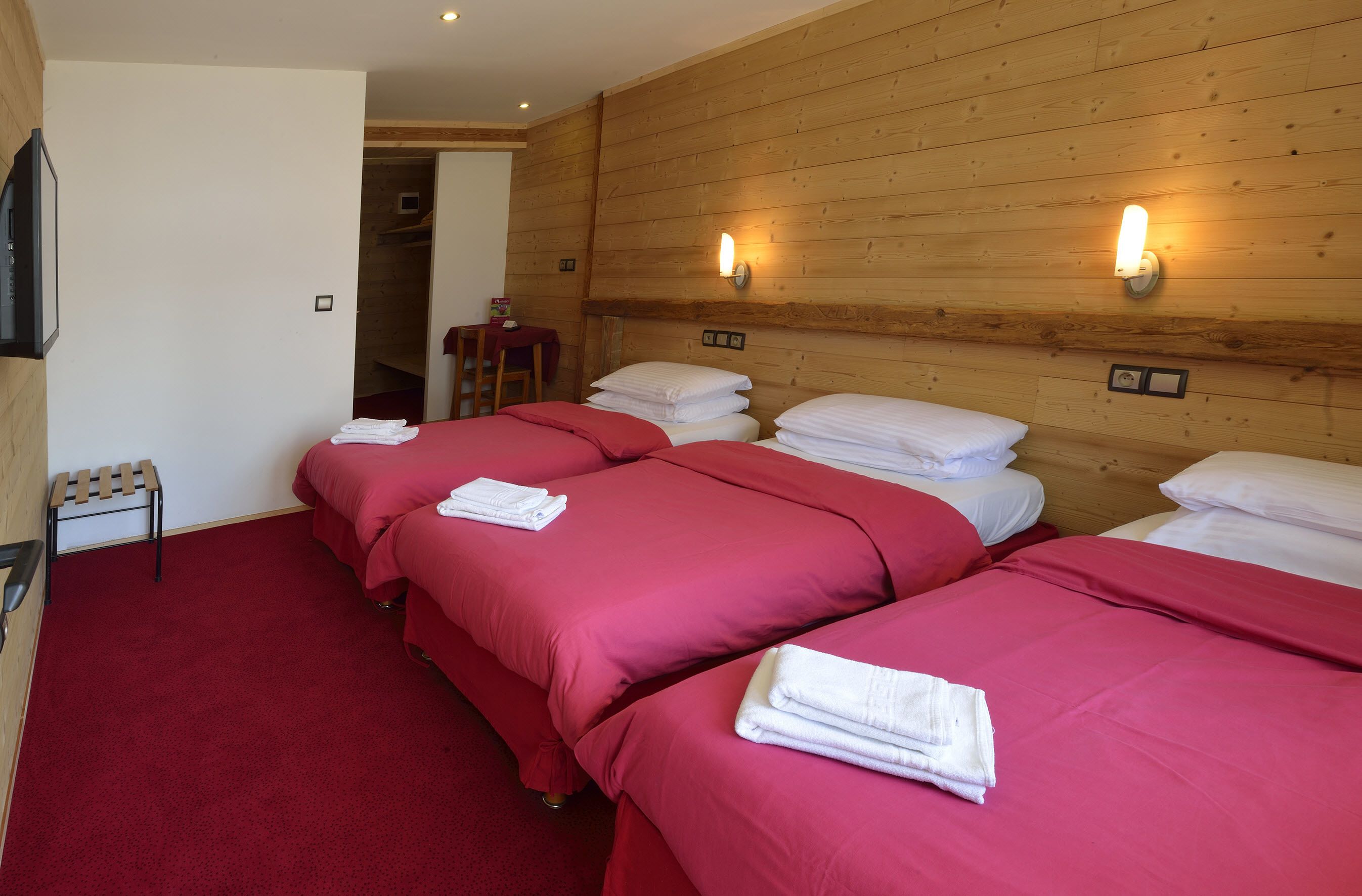 Hotel Base Camp Lodge