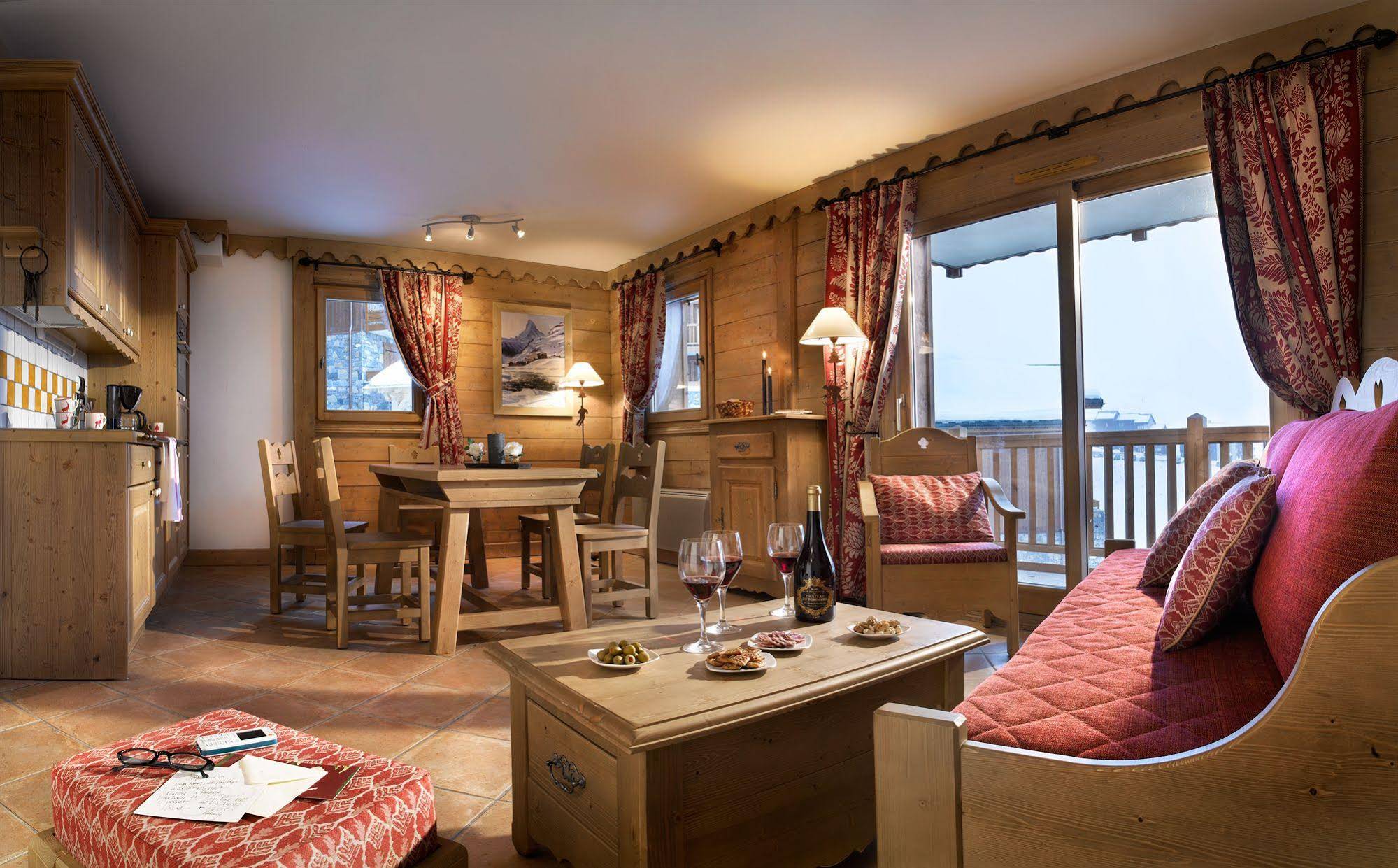 Le Hameau De Pierre Blanche