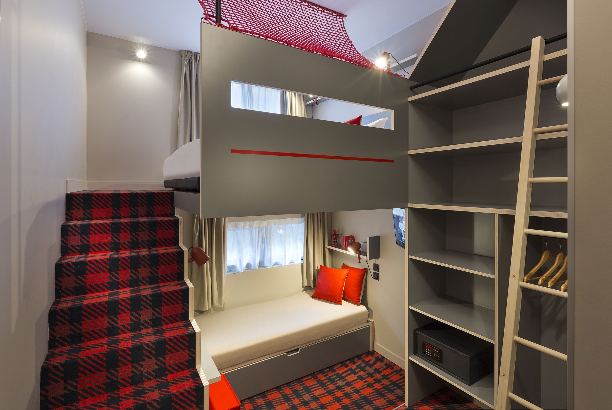 RockyPop Hotel