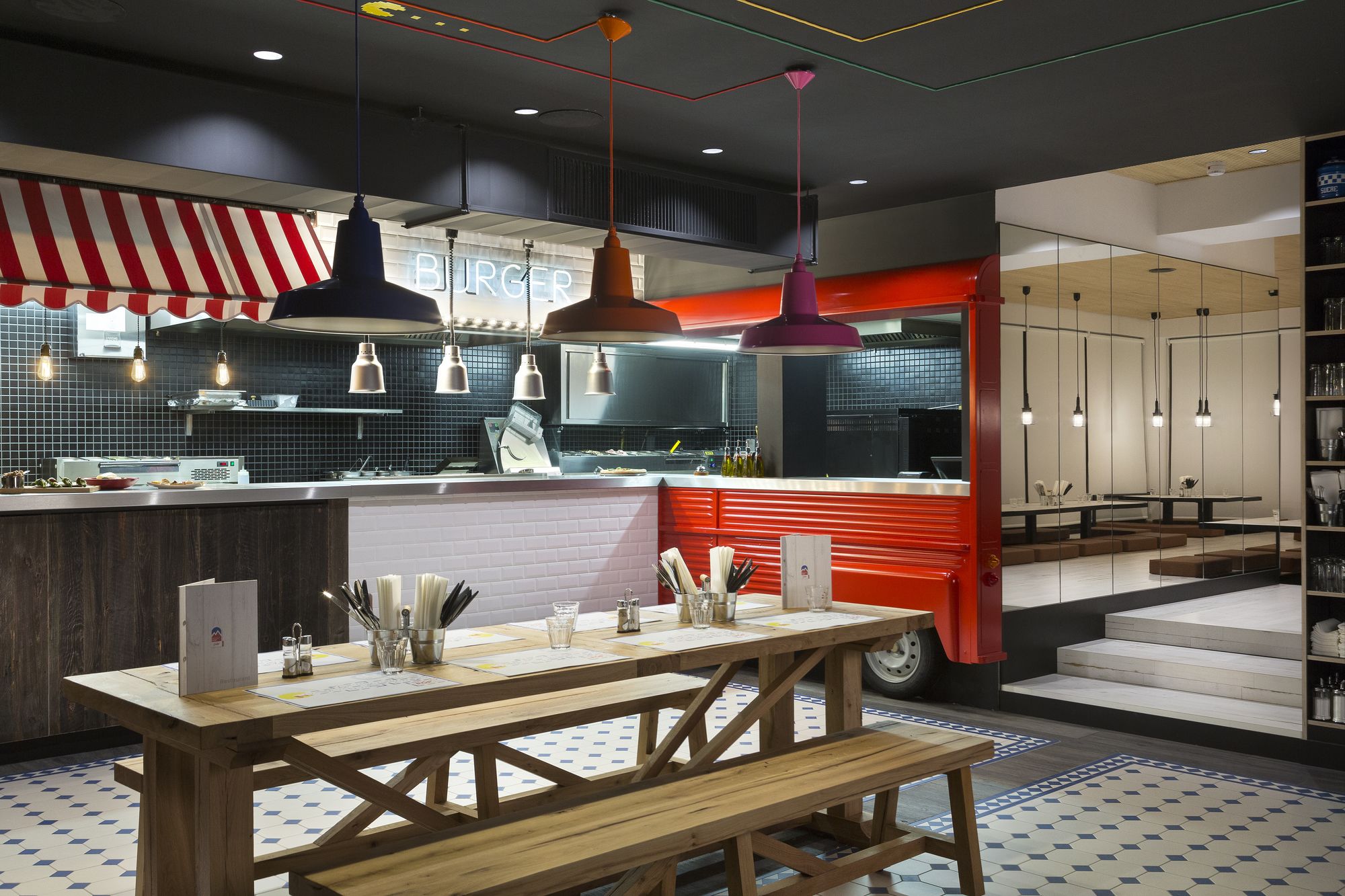 RockyPop Hotel