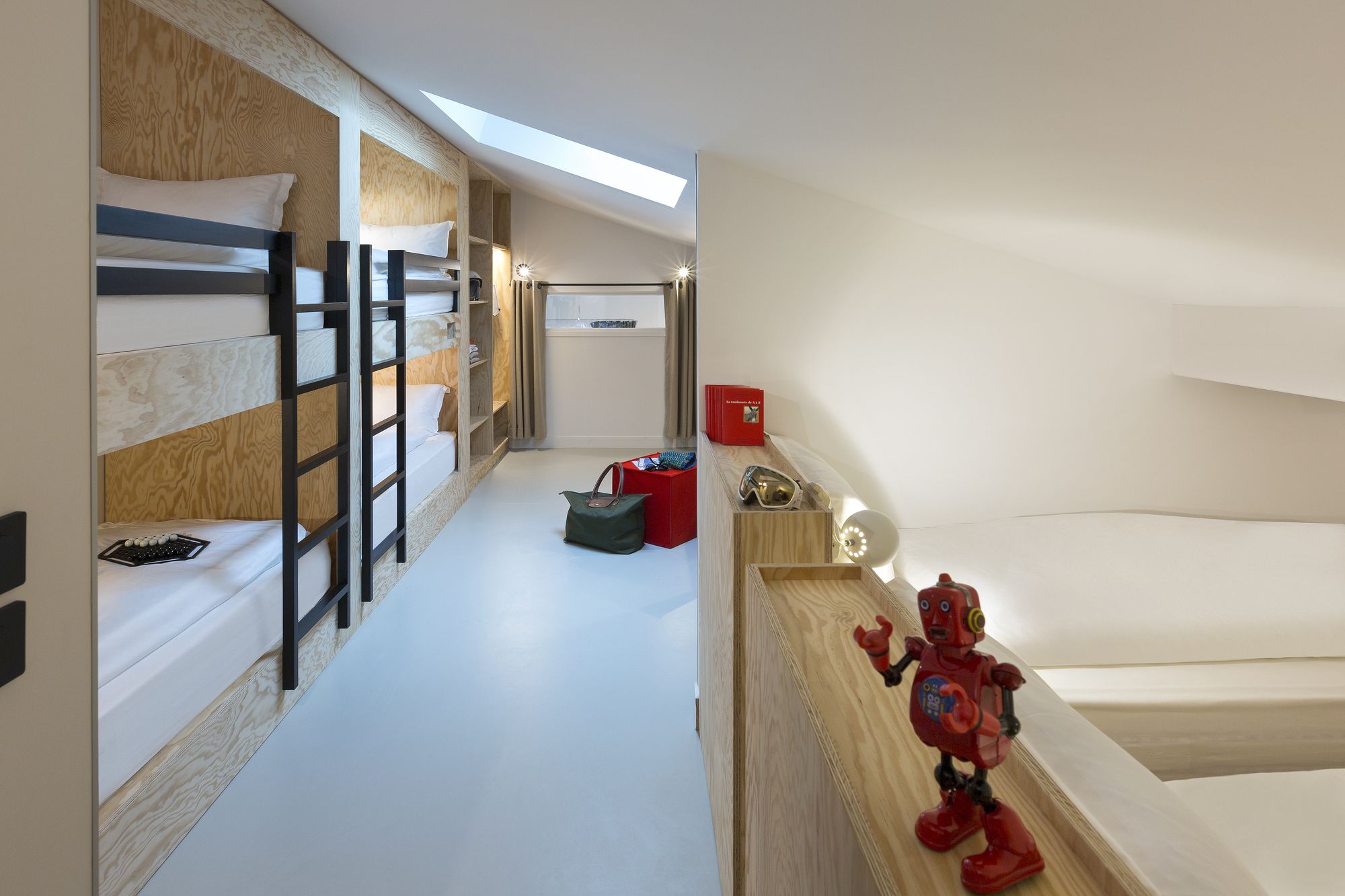 RockyPop Hotel
