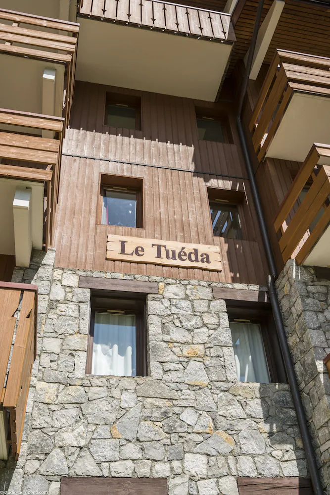 Les Sentiers du Tueda by Maeva