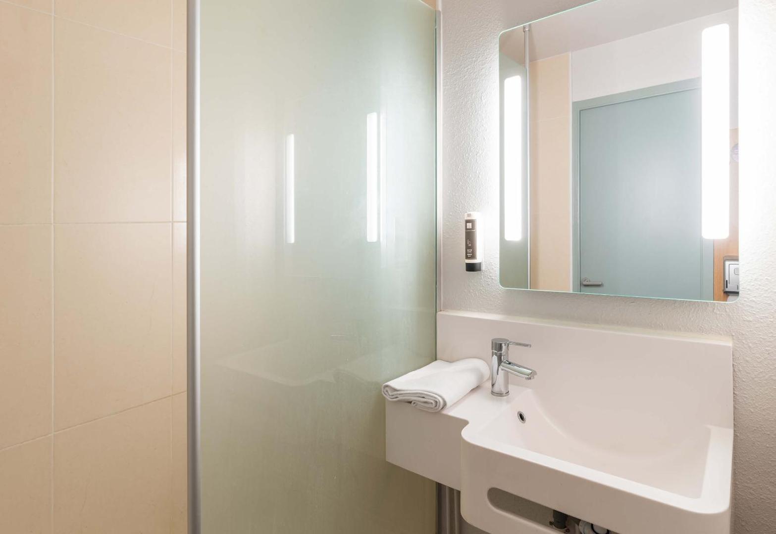 B&B Hôtel Lyon Meyzieu Grand Stade