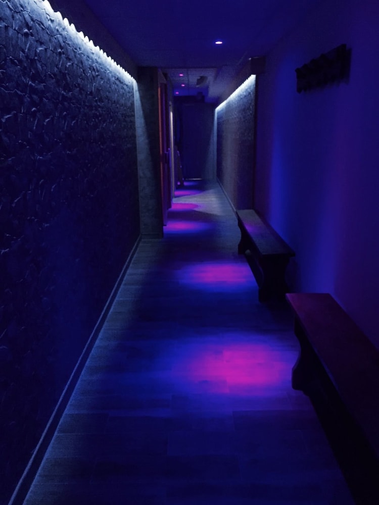 Atmosphere Hotel