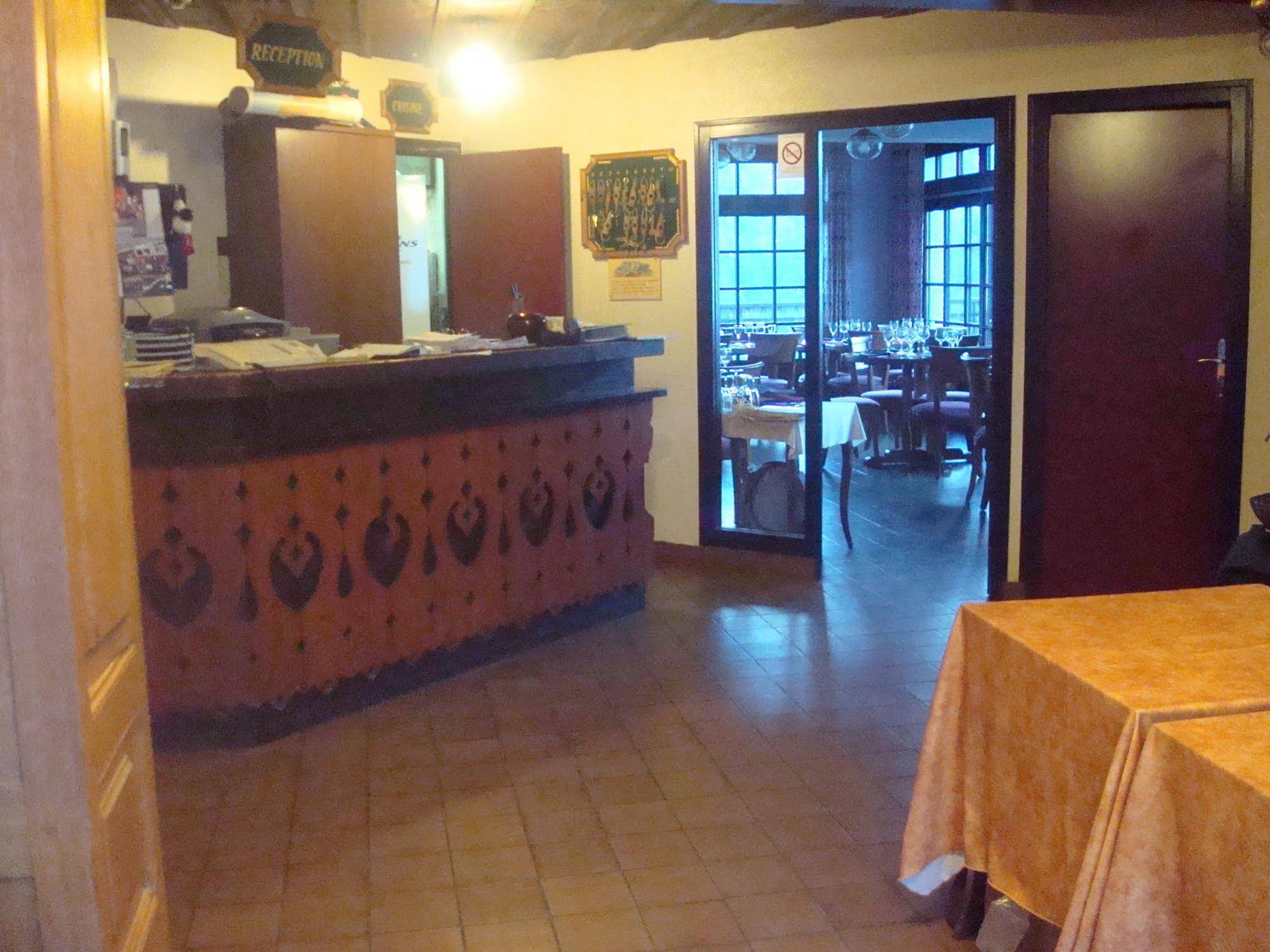 Auberge Du Mont-Rond