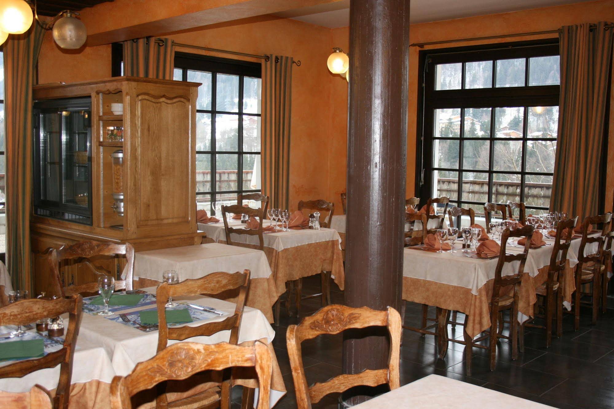 Auberge Du Mont-Rond