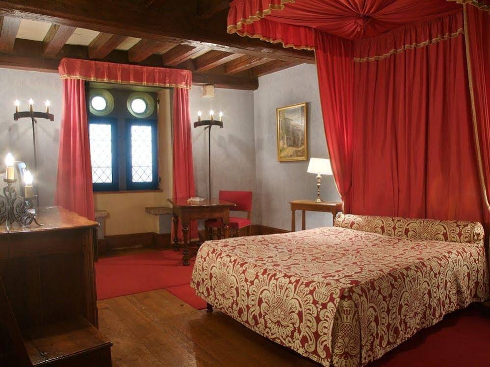 Hostellerie Du Vieux Pérouges