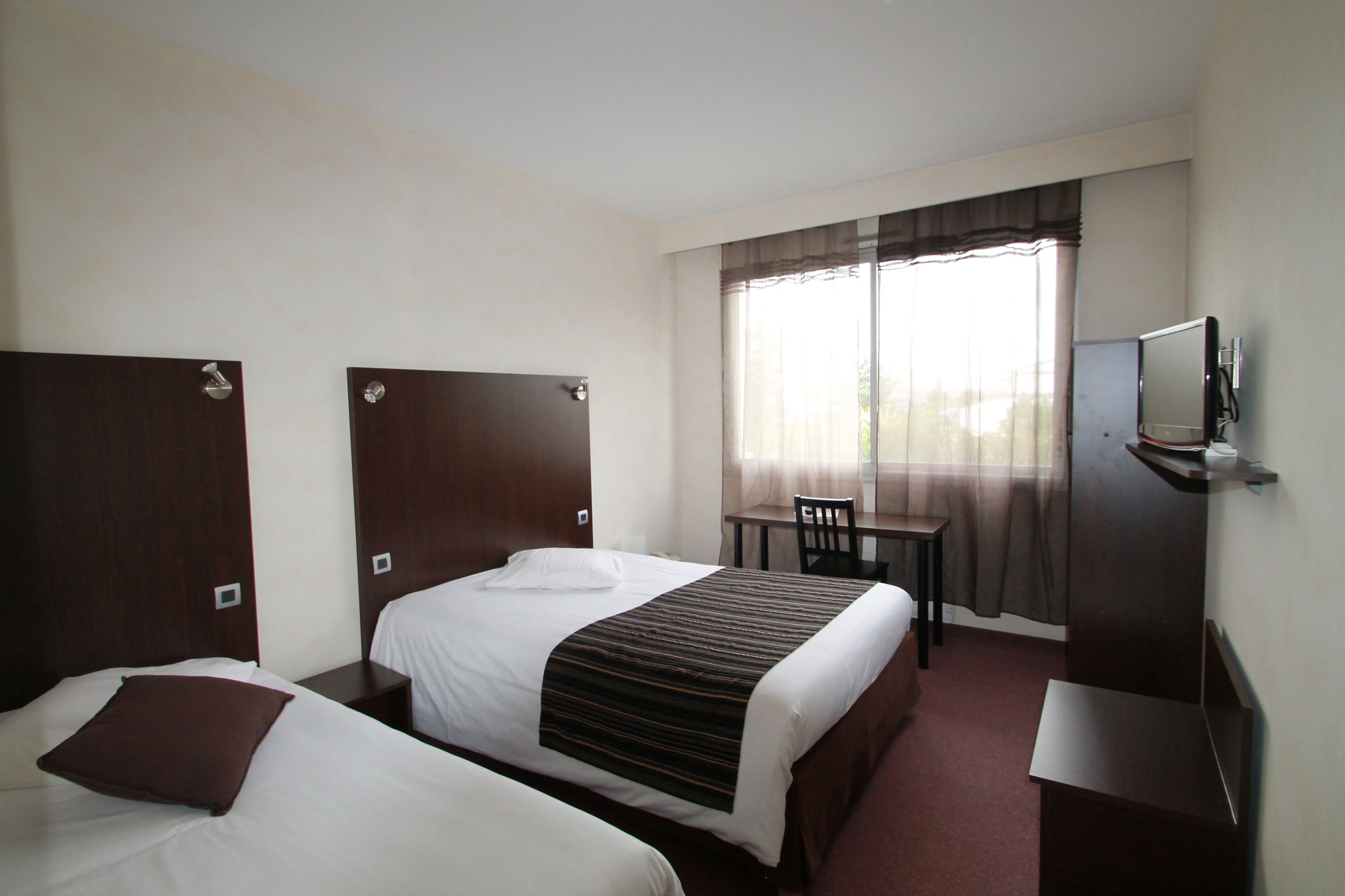 Adonis Lyon Est - Hôtel Artys