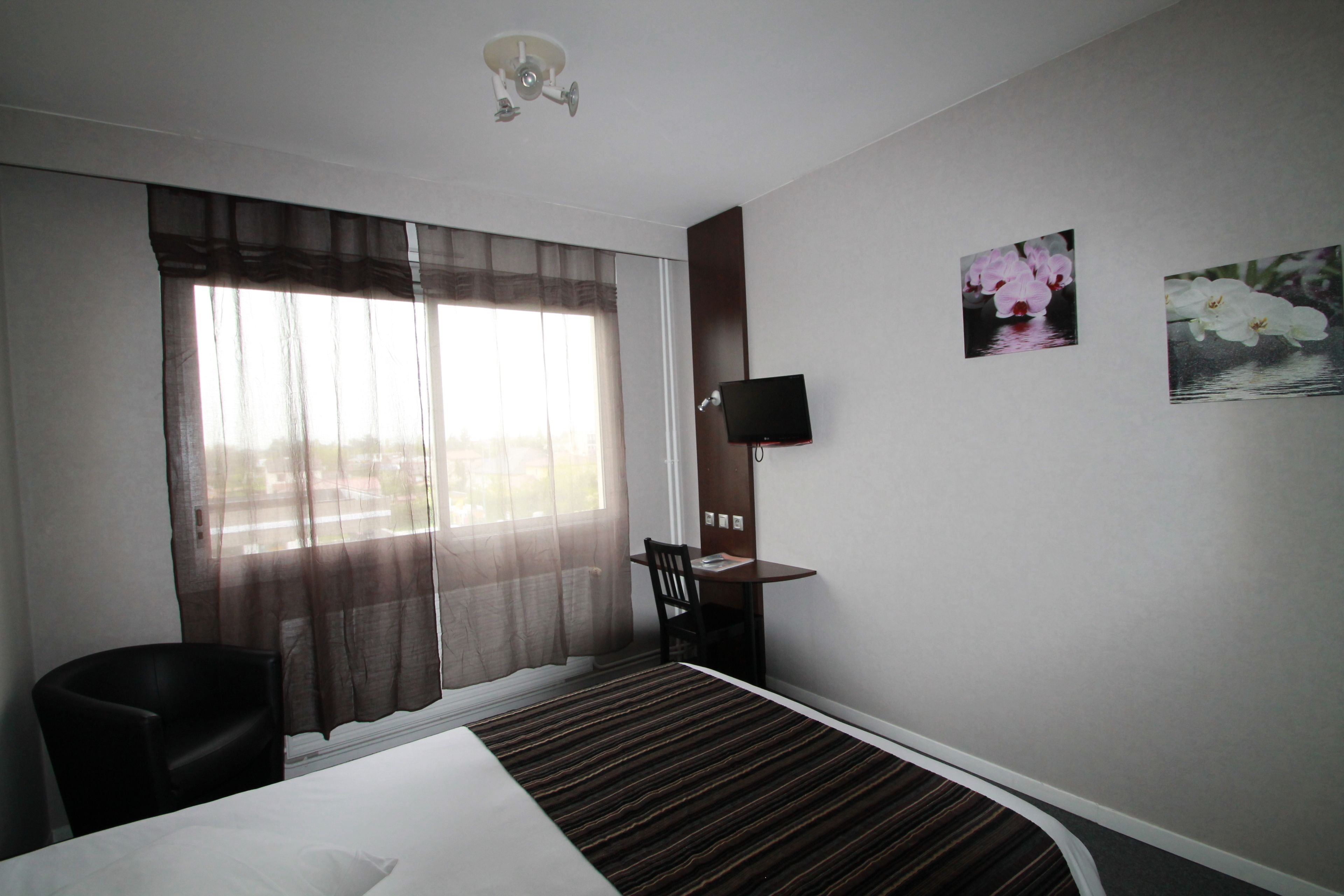 Adonis Lyon Est - Hôtel Artys