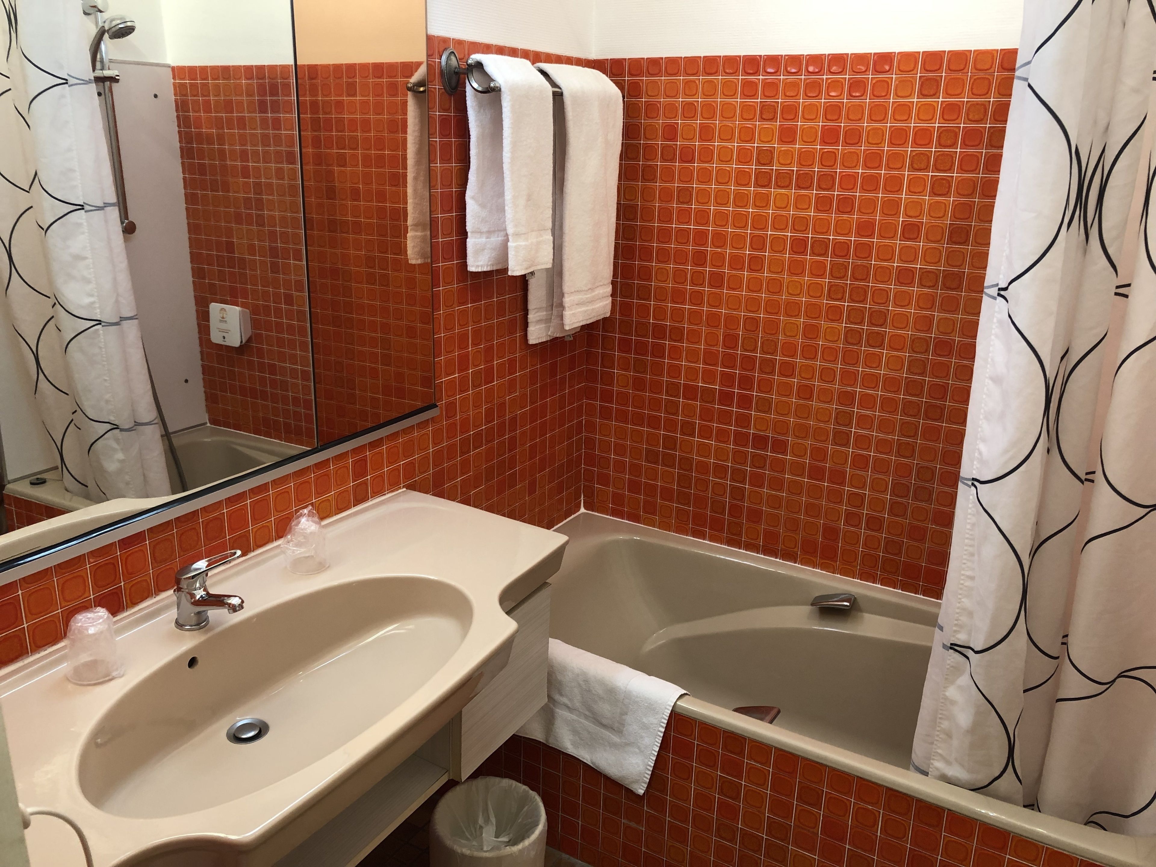 Adonis Lyon Est - Hôtel Artys