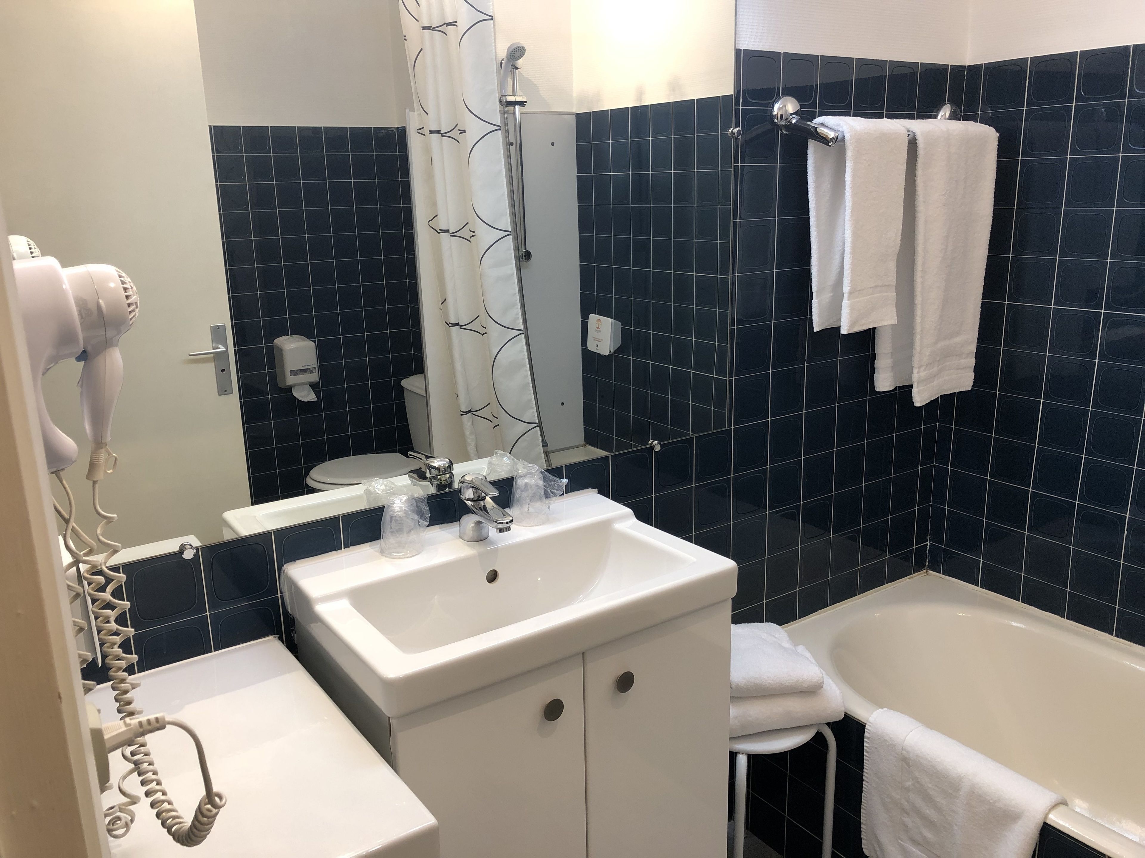 Adonis Lyon Est - Hôtel Artys
