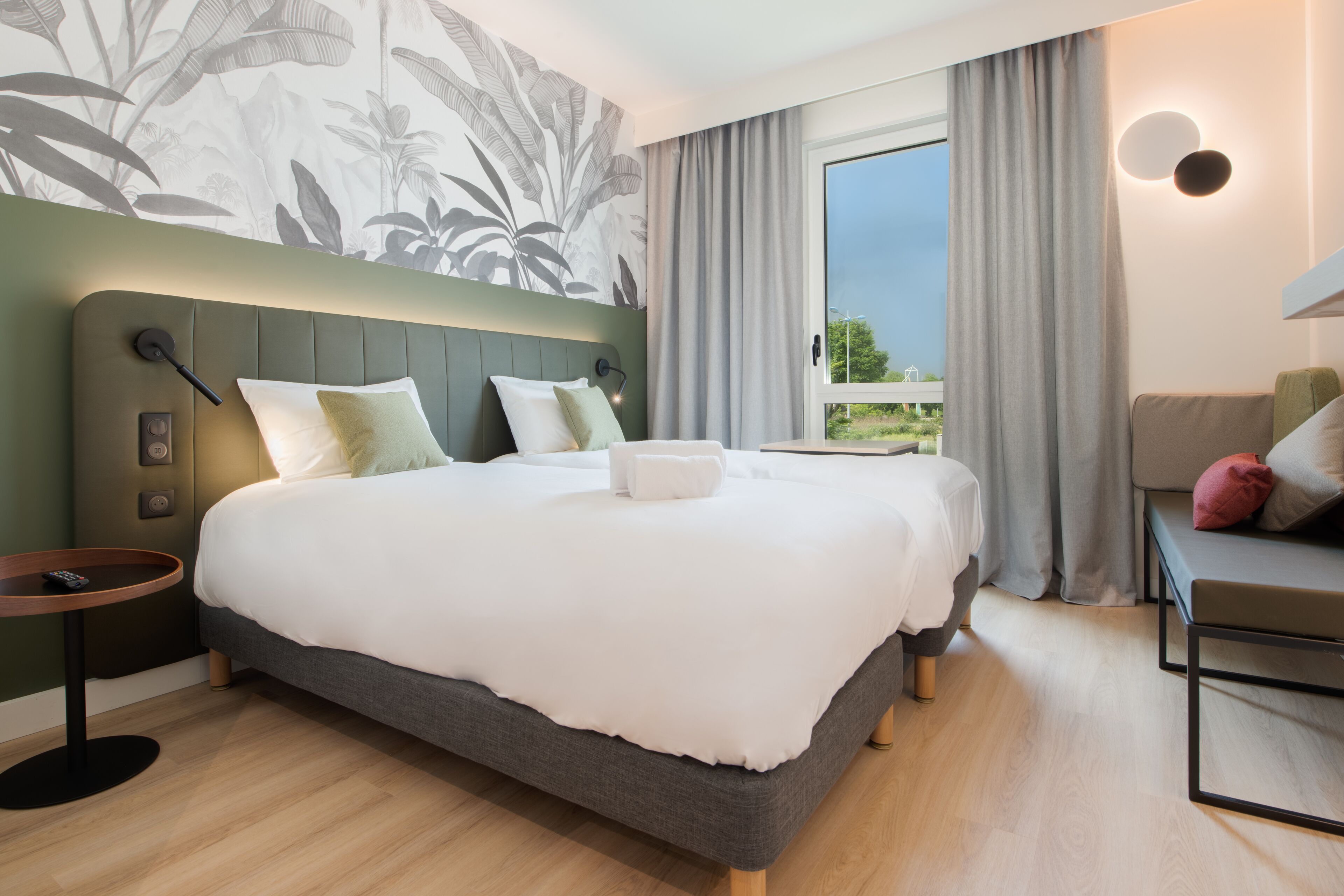 Hôtel Campanile Smart Lyon Est - Eurexpo Bron Aviation