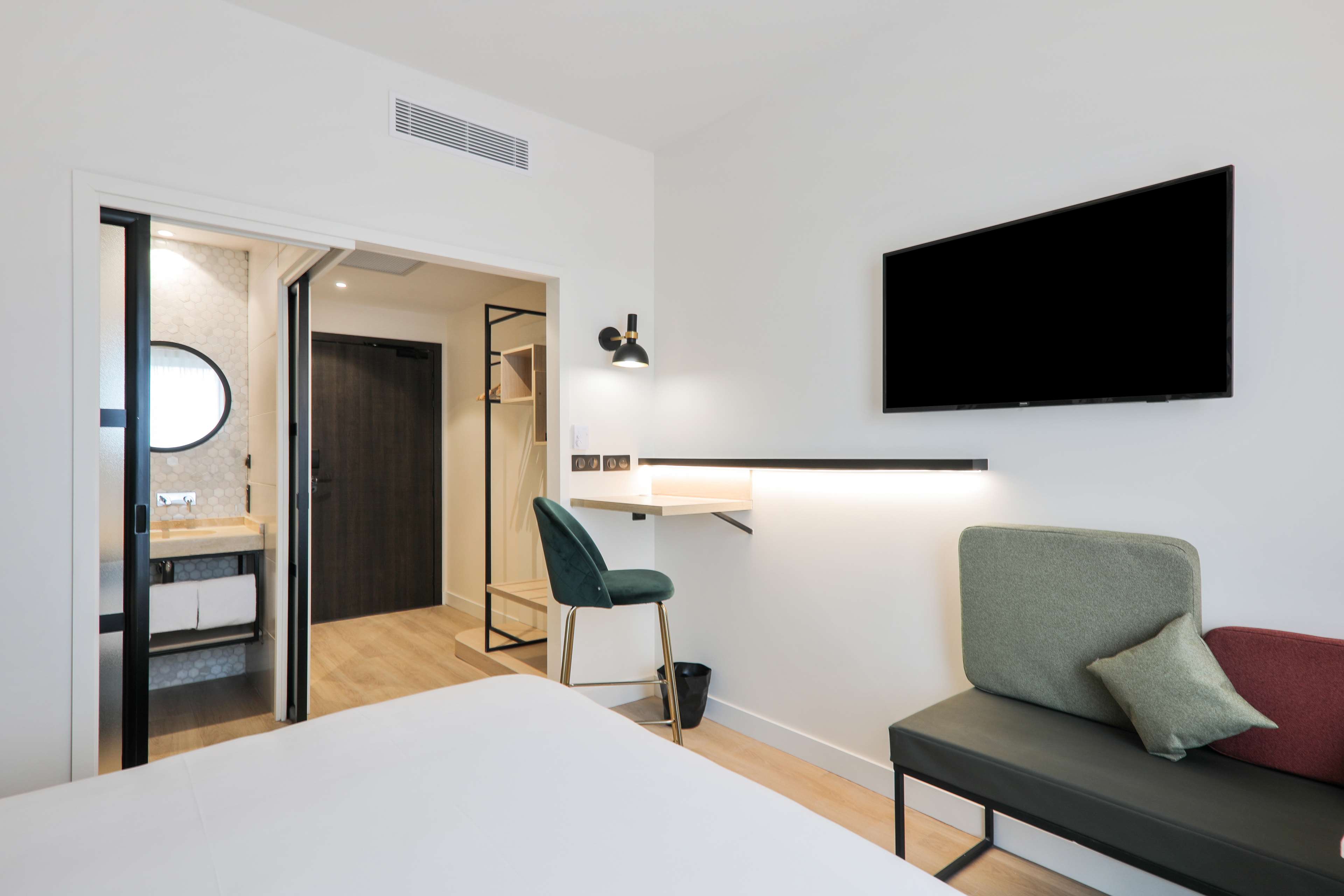Hôtel Campanile Smart Lyon Est - Eurexpo Bron Aviation