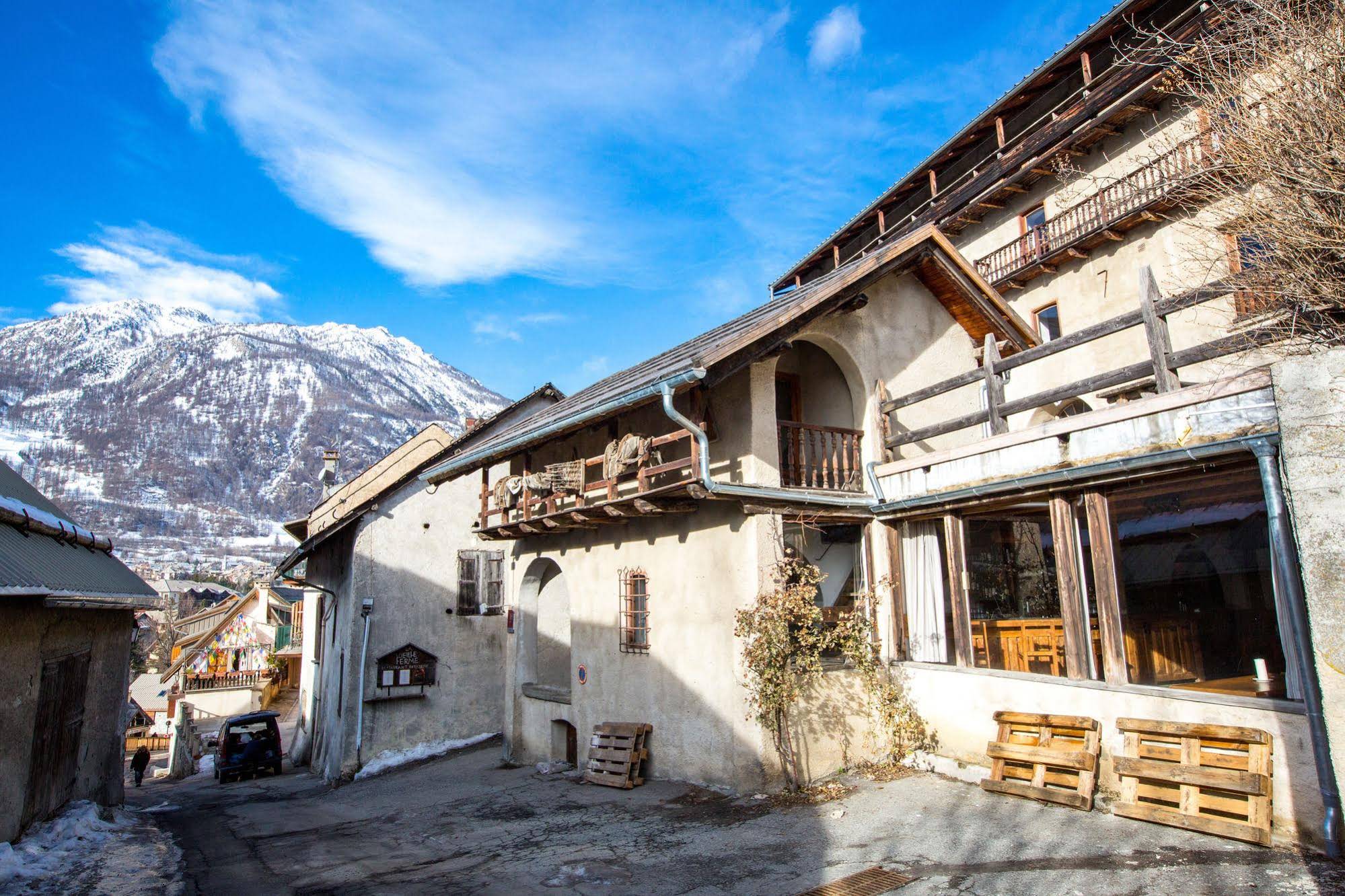 Langley Hotel Ski Lodge La Vieille Ferme
