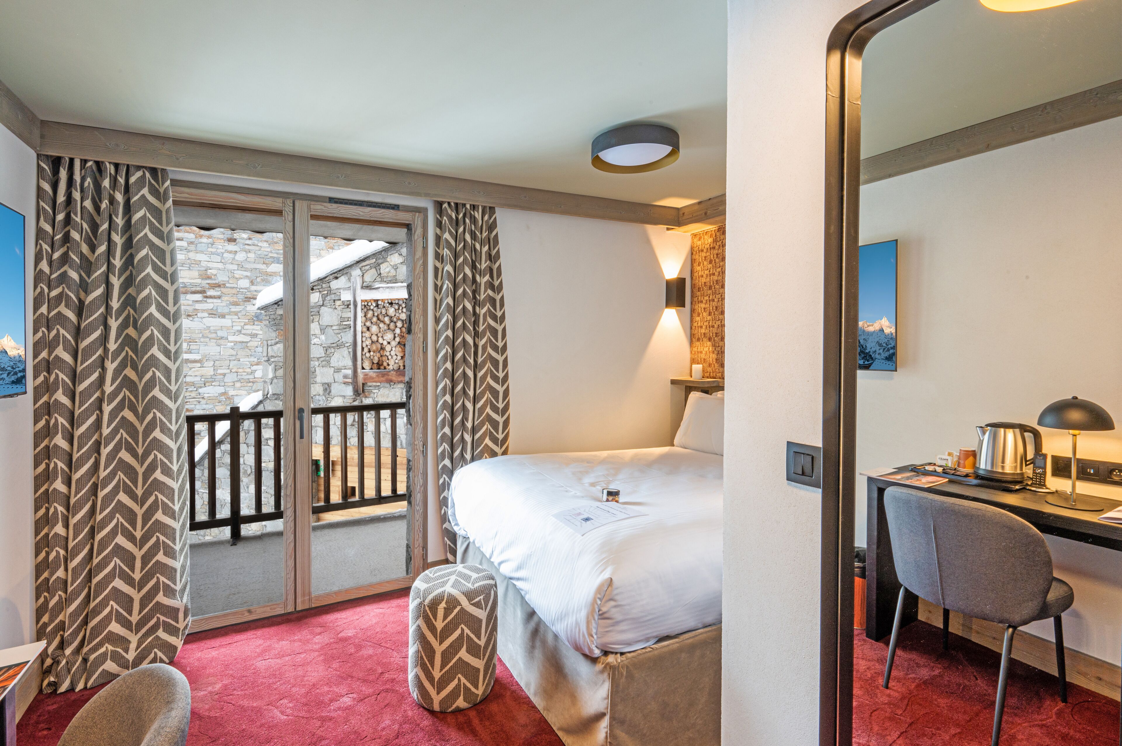 Hotel L'aigle Du Montana By Les Etincell