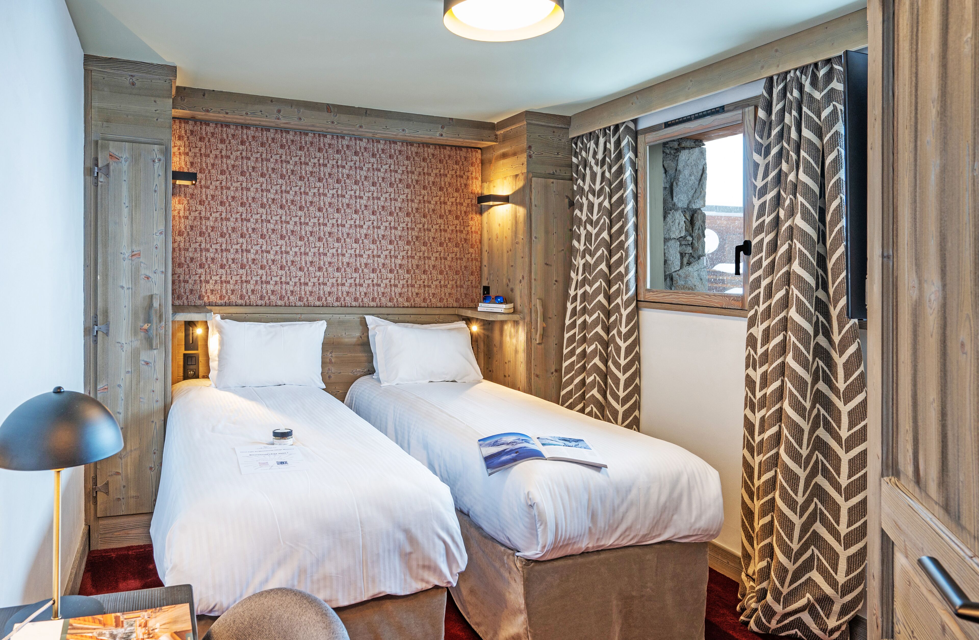 Hotel L'aigle Du Montana By Les Etincell