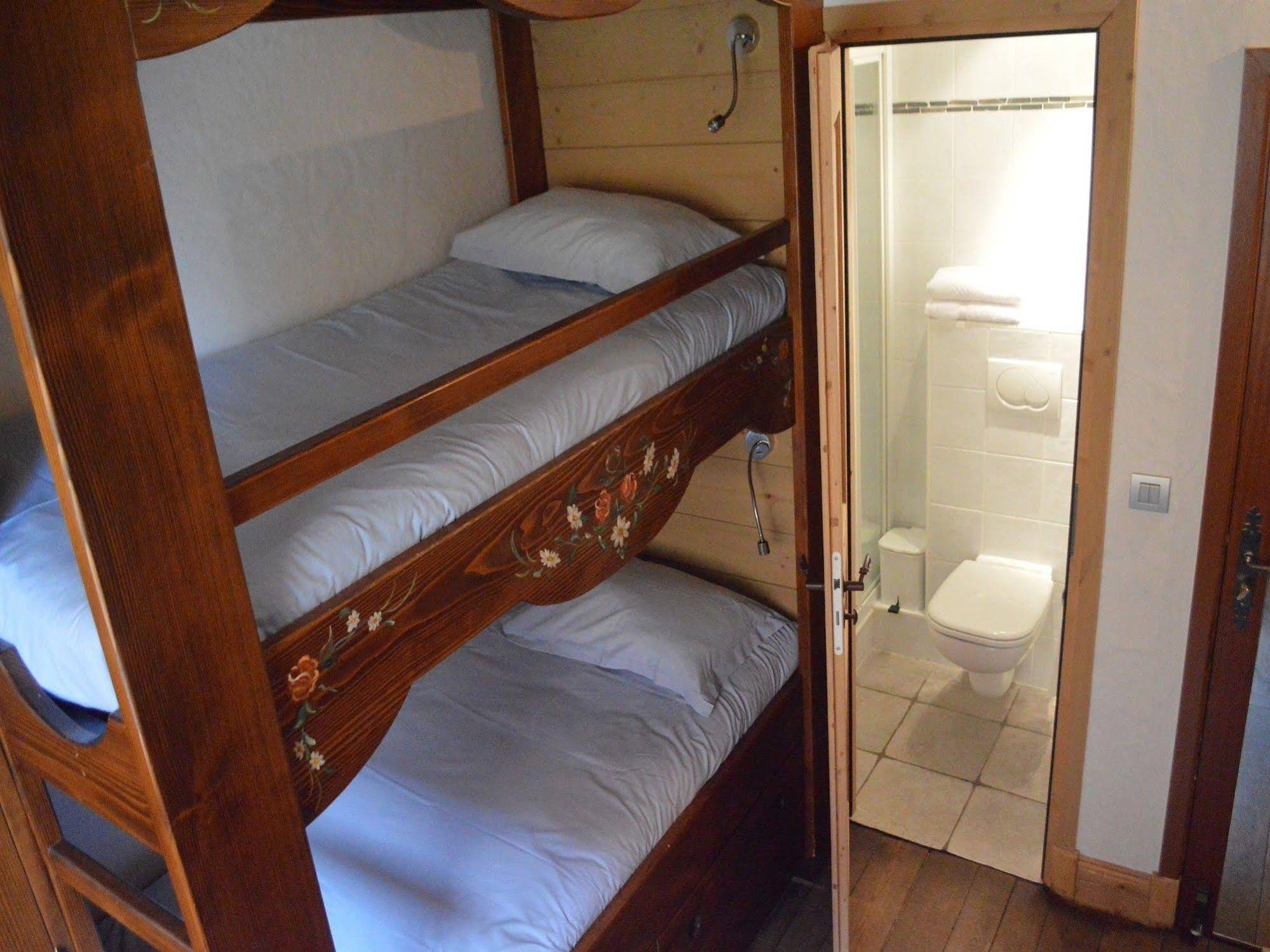 Paquis Hotel