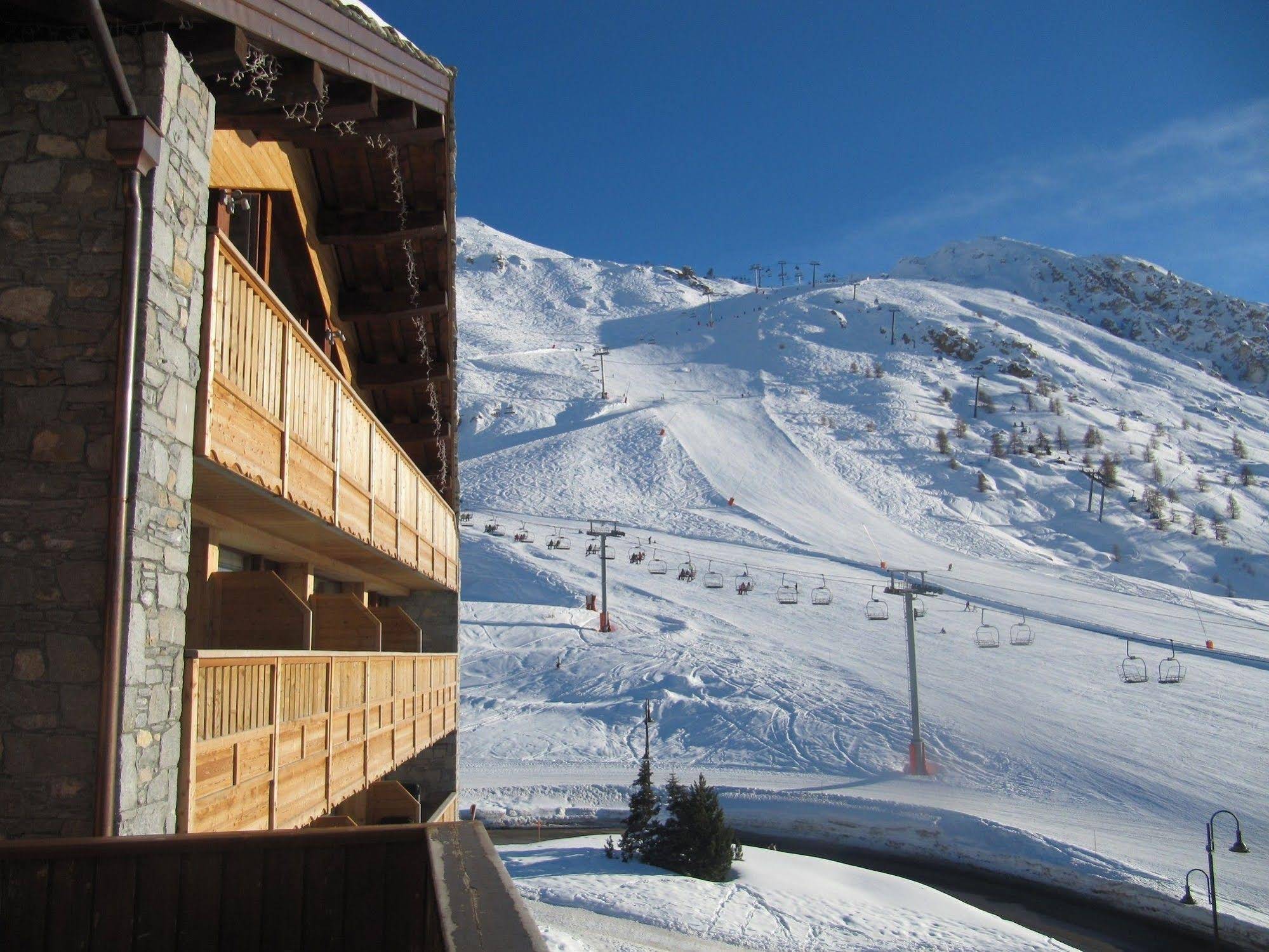 Paquis Hotel
