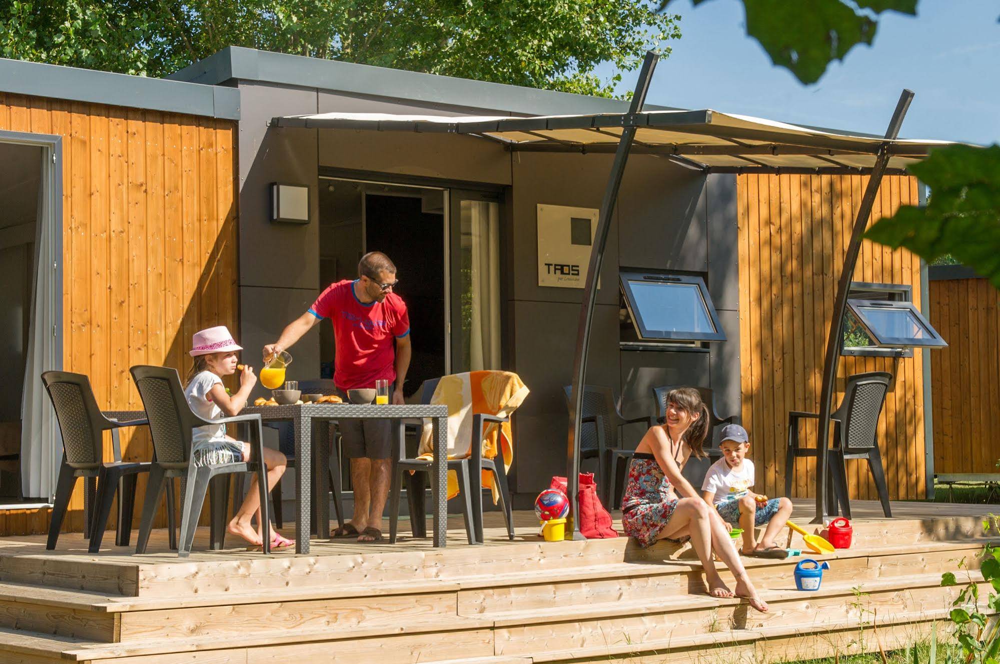 Kanopee Village de Trevoux Pitches