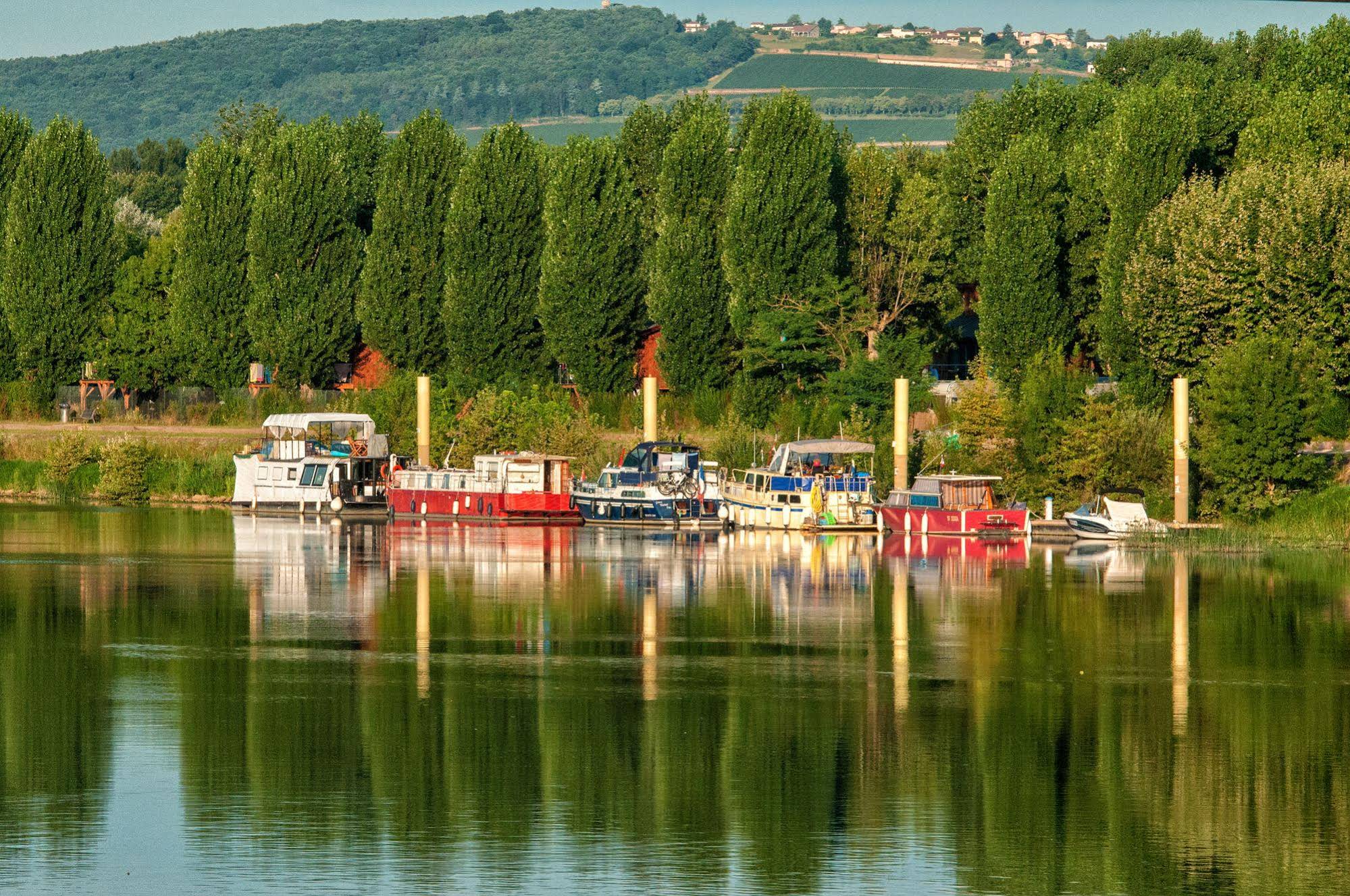 Kanopee Village de Trevoux Pitches