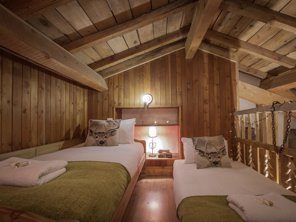 Chalet Bivouac by Chardons
