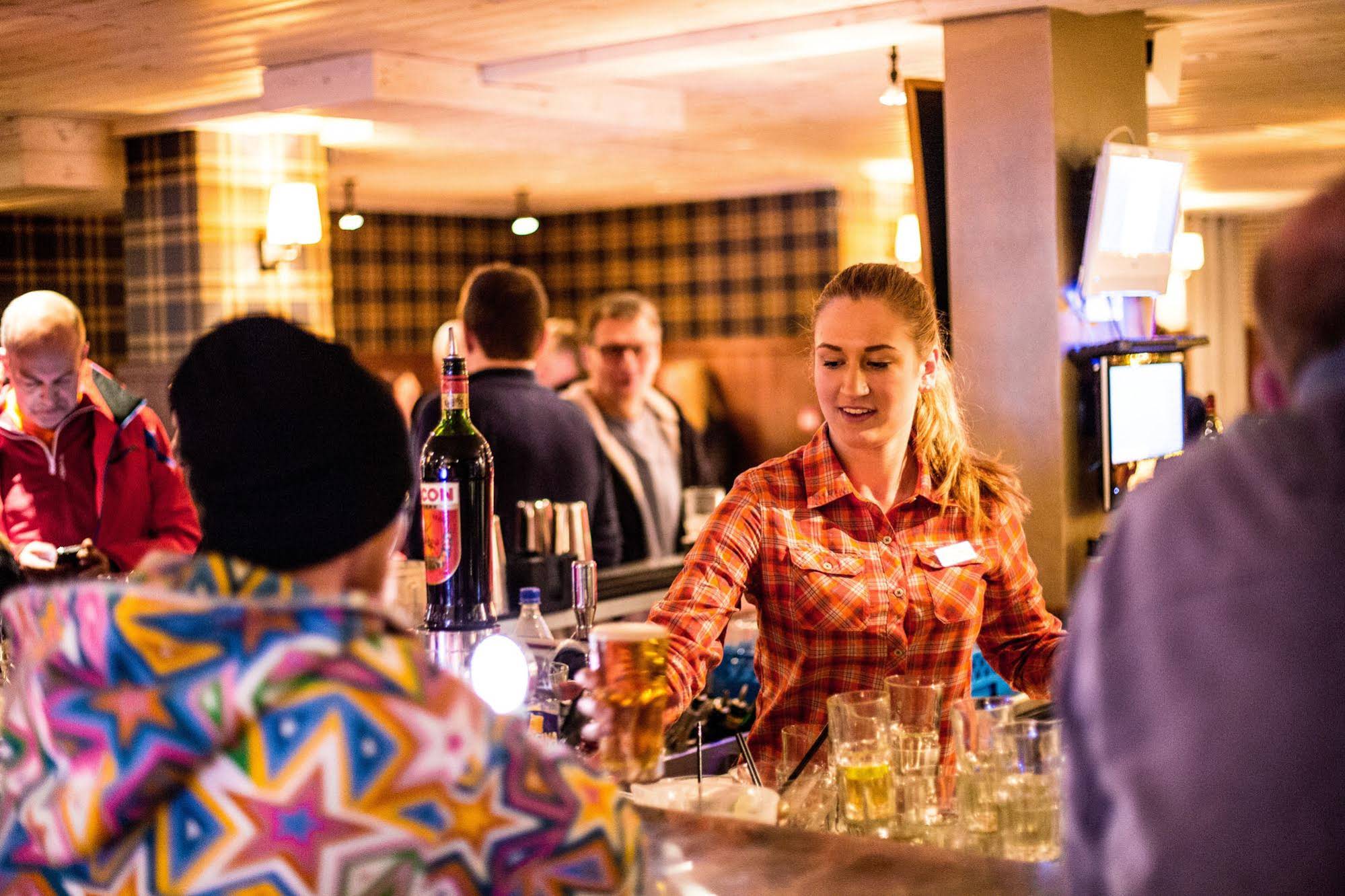 Langley Hotel Tango