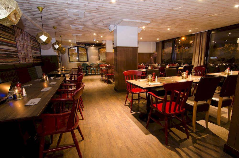Langley Hotel Tango