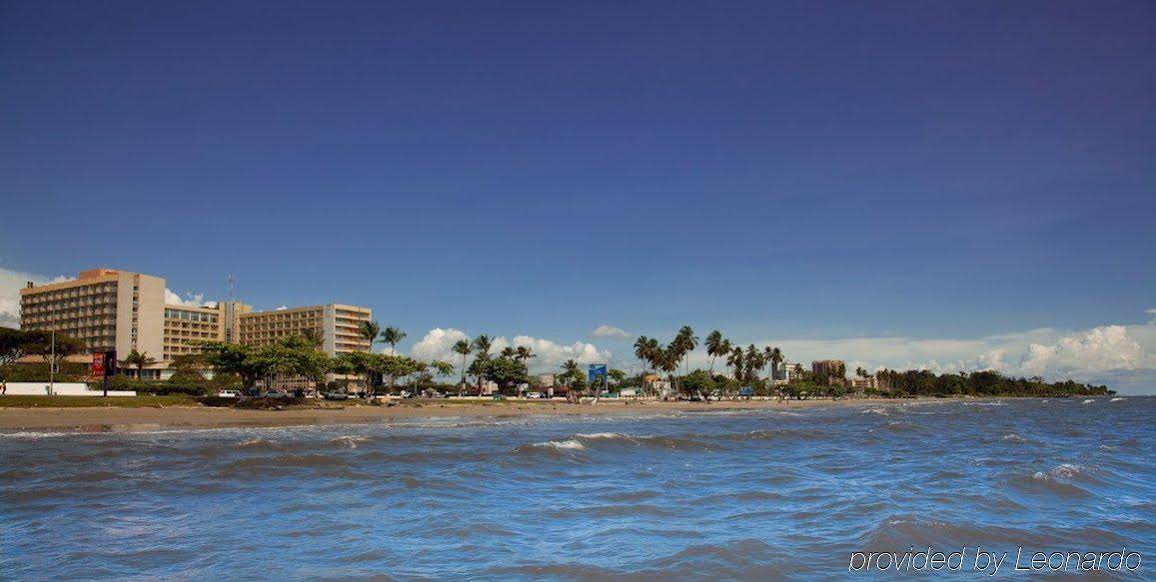 Radisson Blu Okoume Palace Hotel