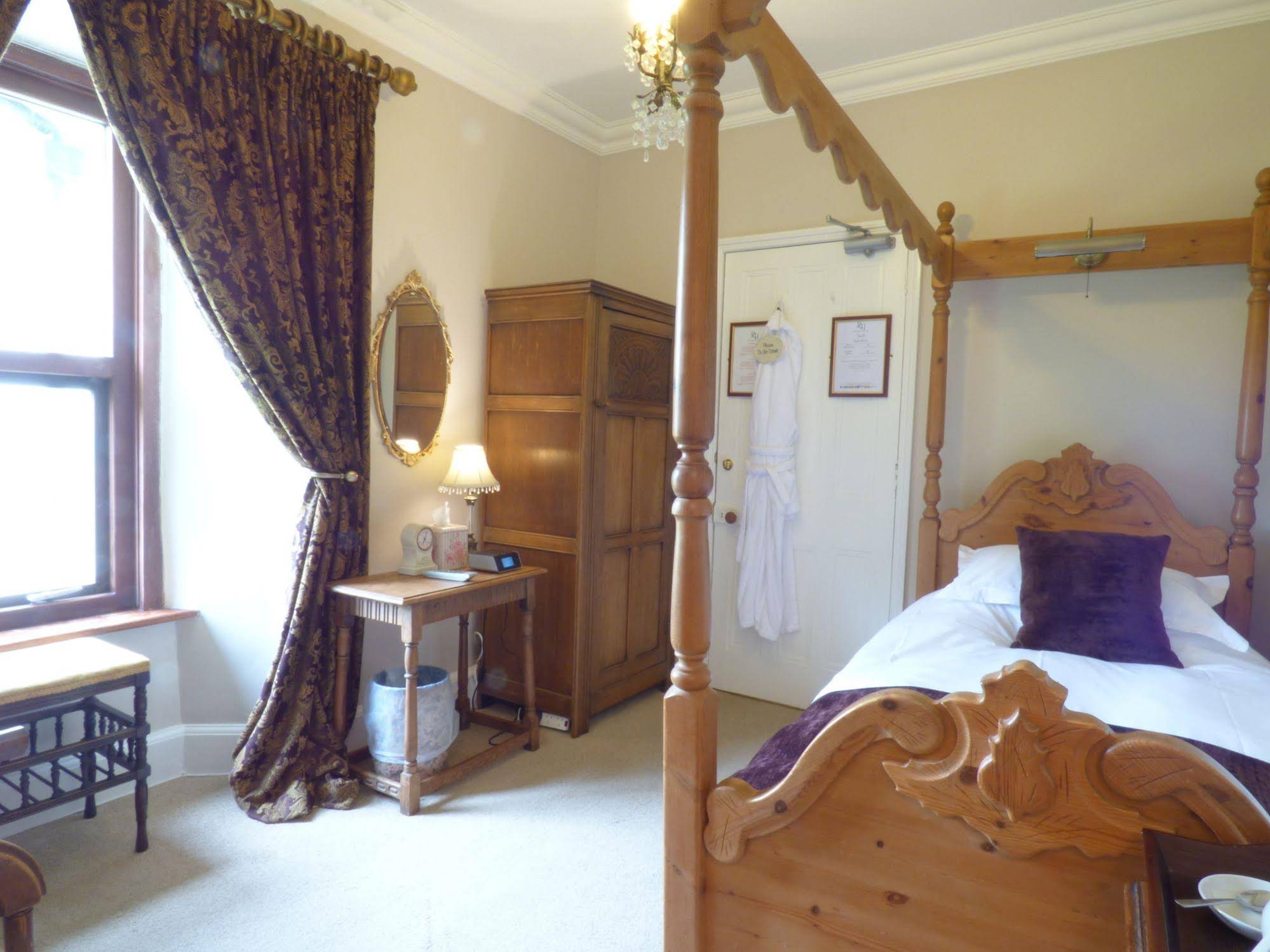 Pendragon Country House