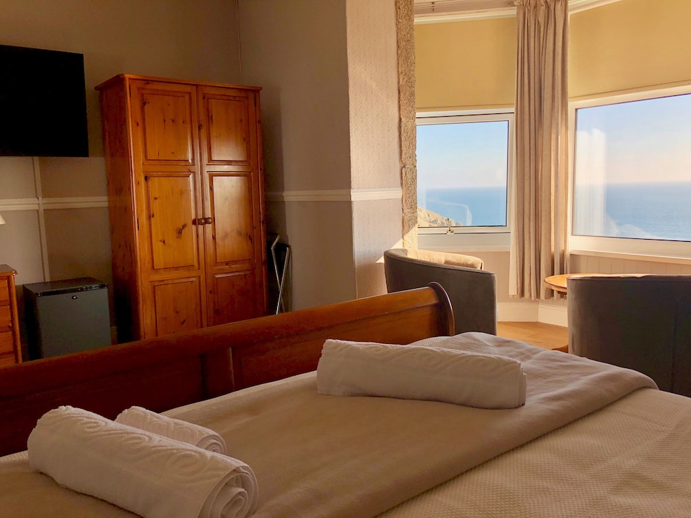 Housel Bay Hotel