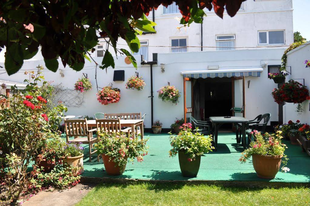 OYO Godolphin Arms Hotel