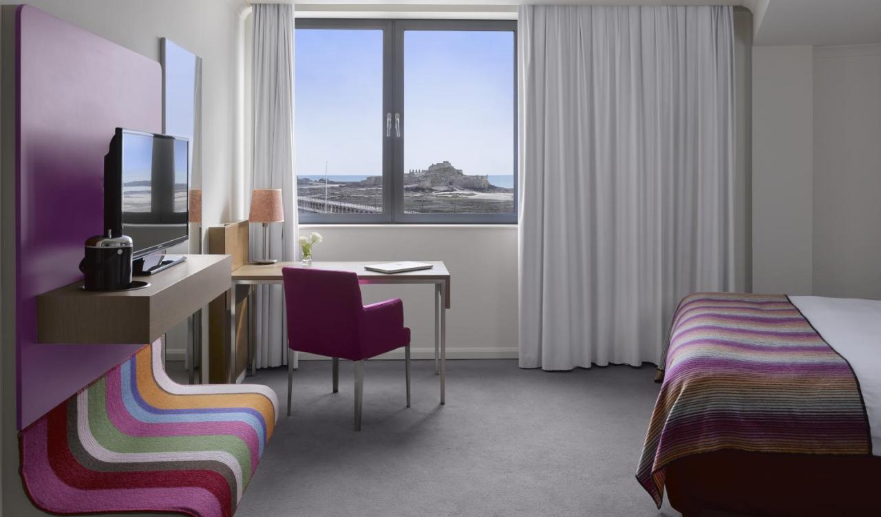 Radisson Blu Waterfront Jersey