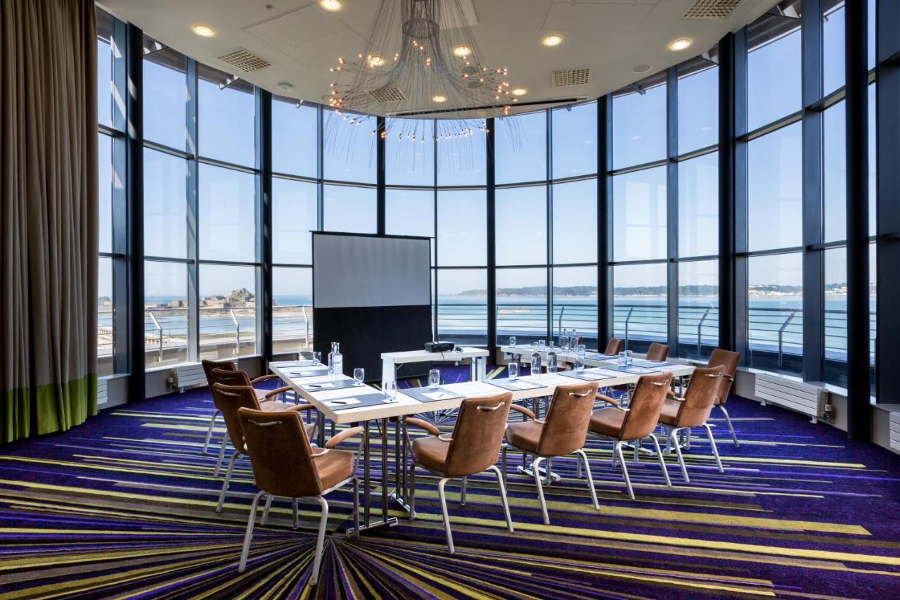 Radisson Blu Waterfront Jersey