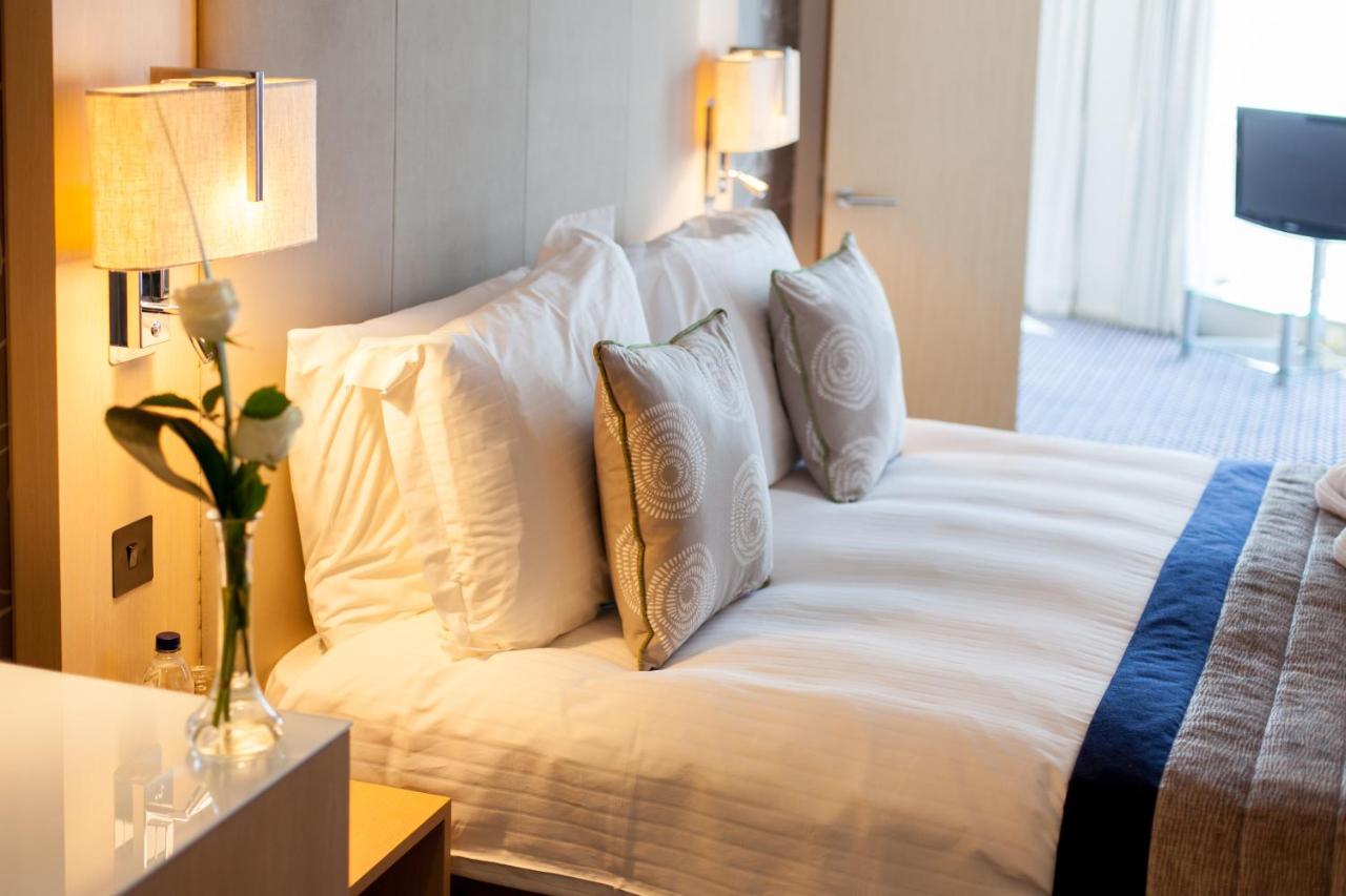 Radisson Blu Waterfront Jersey