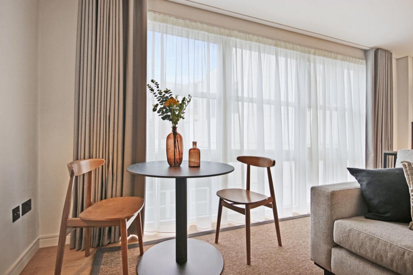 Bow Lane by Q Apartments