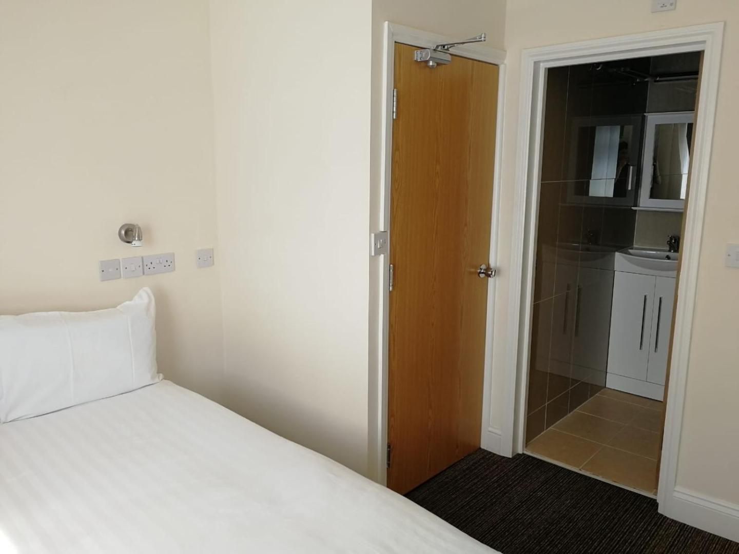 Daisy Hotel
