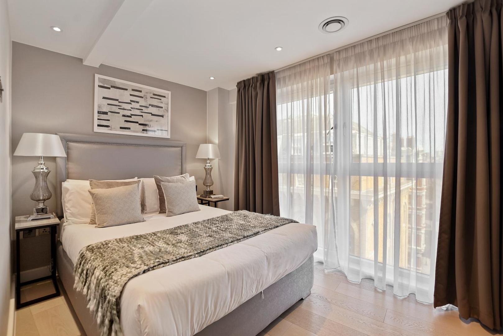 Vauxhall Bridge by Q Apartments