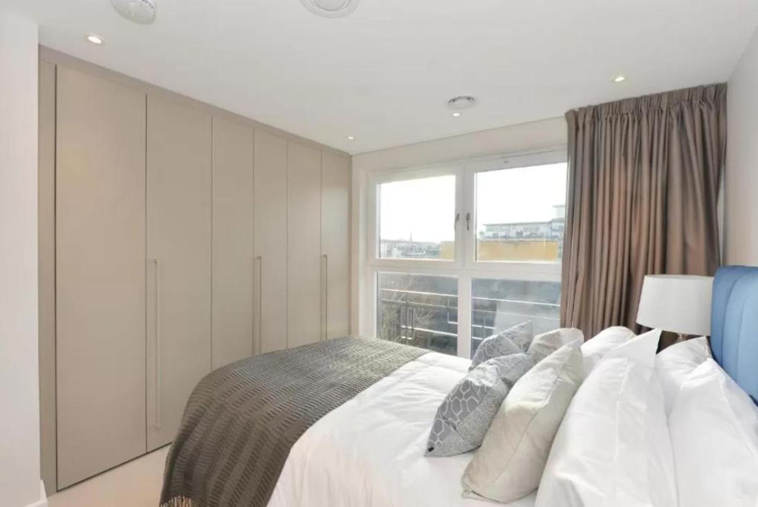 Vauxhall Bridge by Q Apartments
