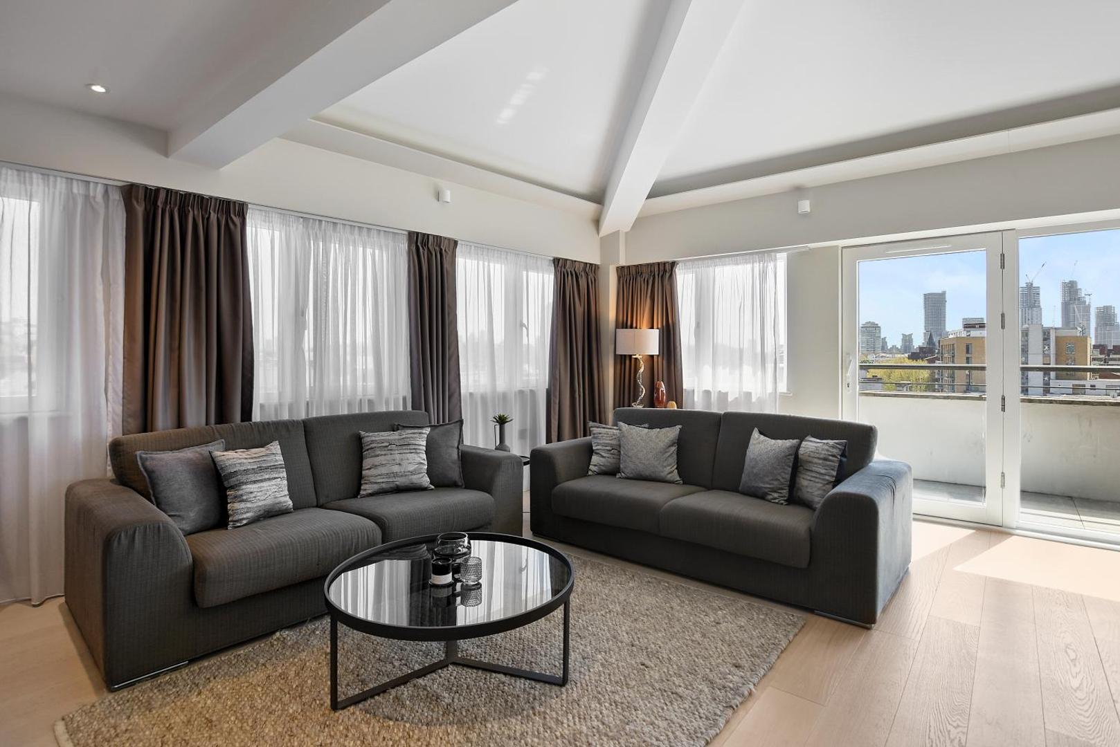 Vauxhall Bridge by Q Apartments